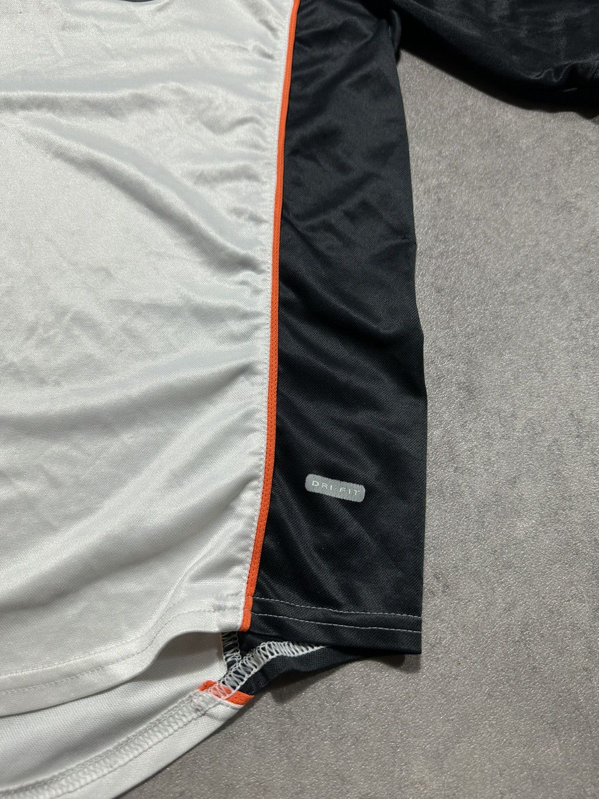 Nike × Vintage Mens Vintage Soccer Jersey Nike Fc Valencia 2002/03 Size US L / EU 52-54 / 3 - 4 Thumbnail