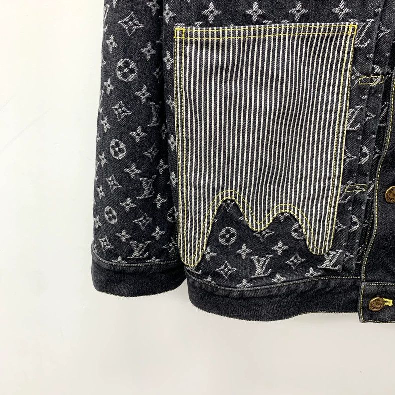 Louis Vuitton Louis Vuitton 22 black and grey logo full-print cotton lap Size US M / EU 48-50 / 2 - 4 Thumbnail