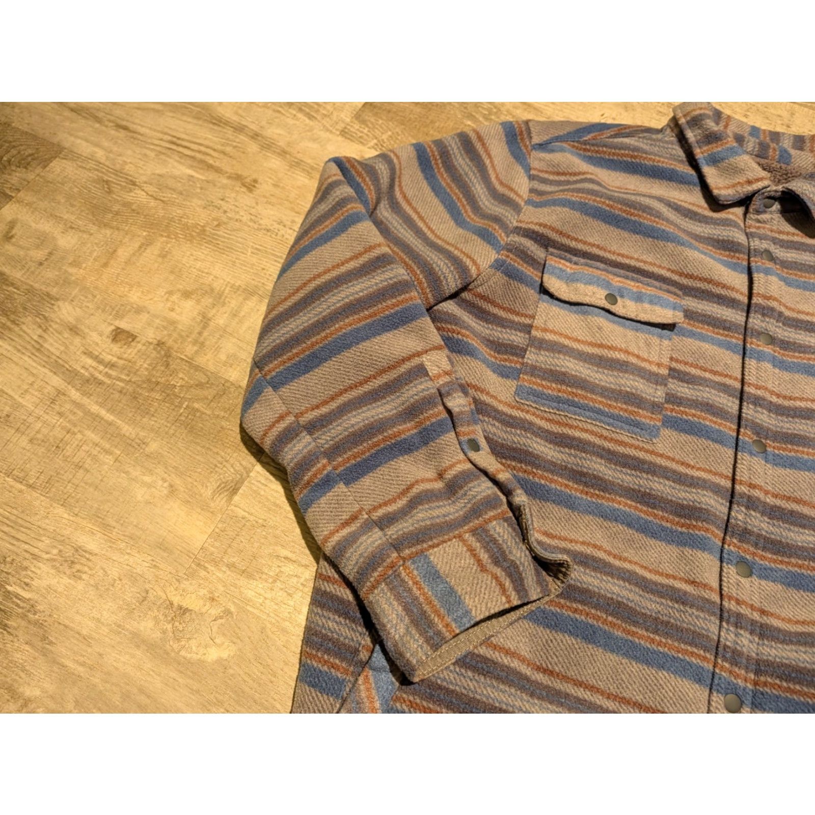 Vintage V Voyager Shacket Button-Up Shirt Male L Blue Gray Striped Fleece Pockets Heavyweight Casual Workwear EUC Size US L / EU 52-54 / 3 - 4 Thumbnail