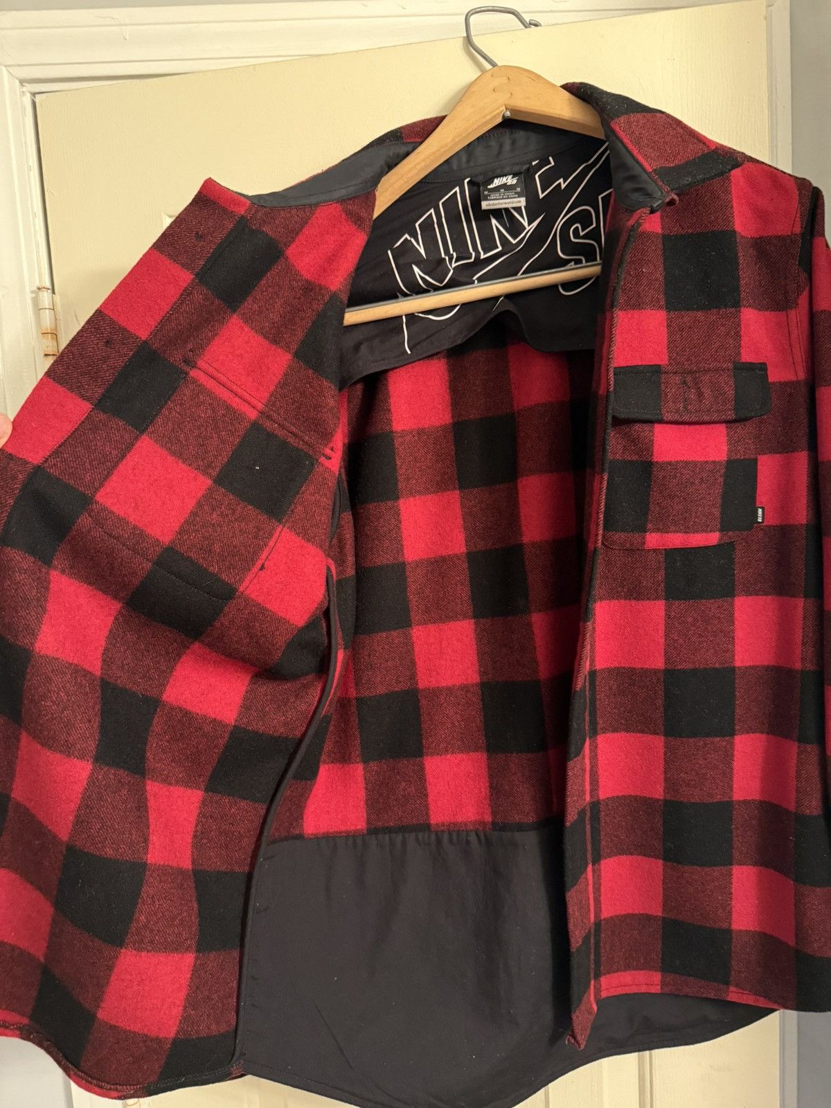 Nike Nike red and black wool flannel Size US M / EU 48-50 / 2 - 3 Thumbnail