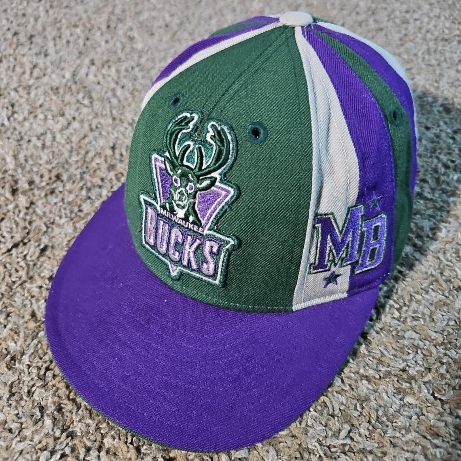 Reebok Reebok 100% Wool Vintage Milwaukee Bucks Fitted Hat 6 7/8 Size ONE SIZE - 1 Thumbnail