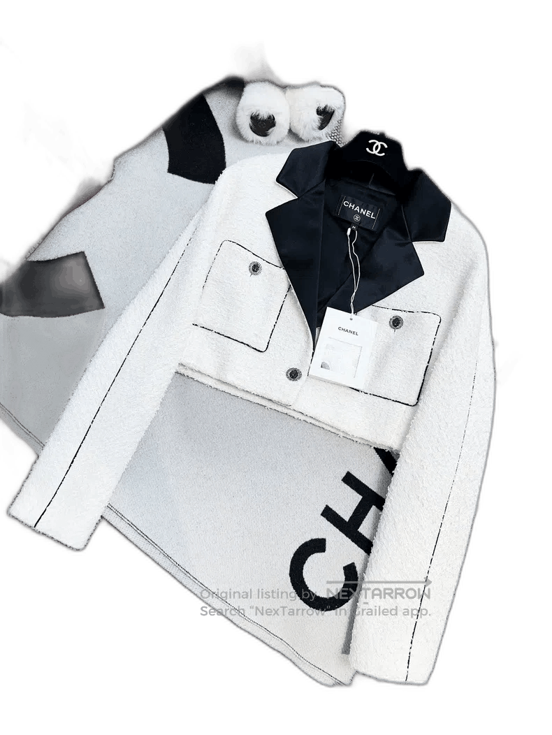 Chanel Chanel Black White Short Jacket. Size S / US 4 / IT 40 - 1 Thumbnail