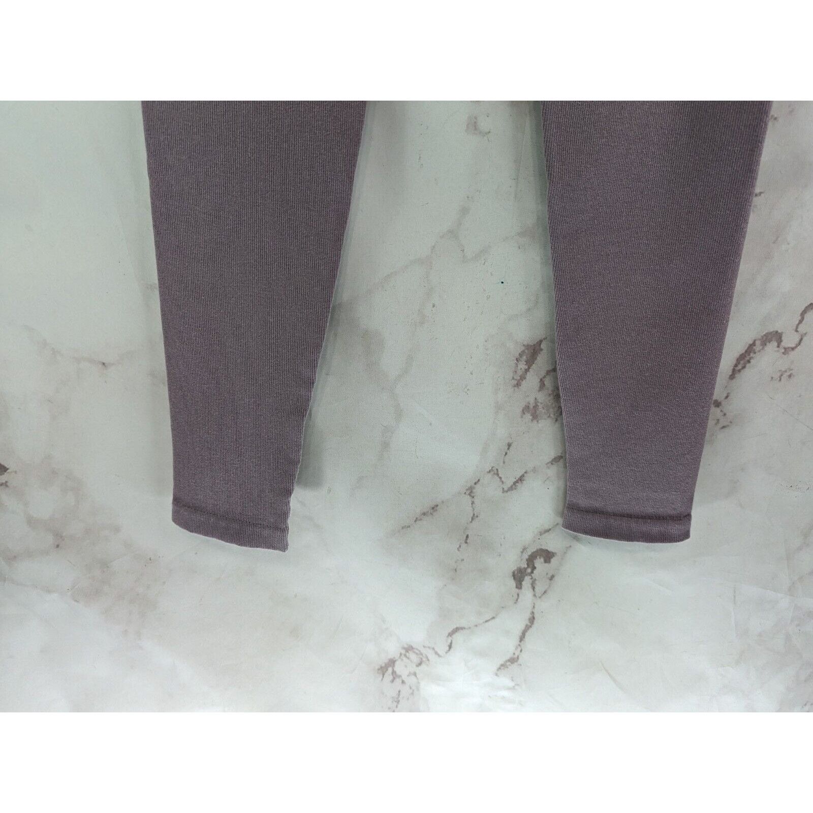 Everlane Everlane Leggings M L Purple Seamless Rib Full High Rise Size 30" / US 8 / IT 44 - 9 Thumbnail