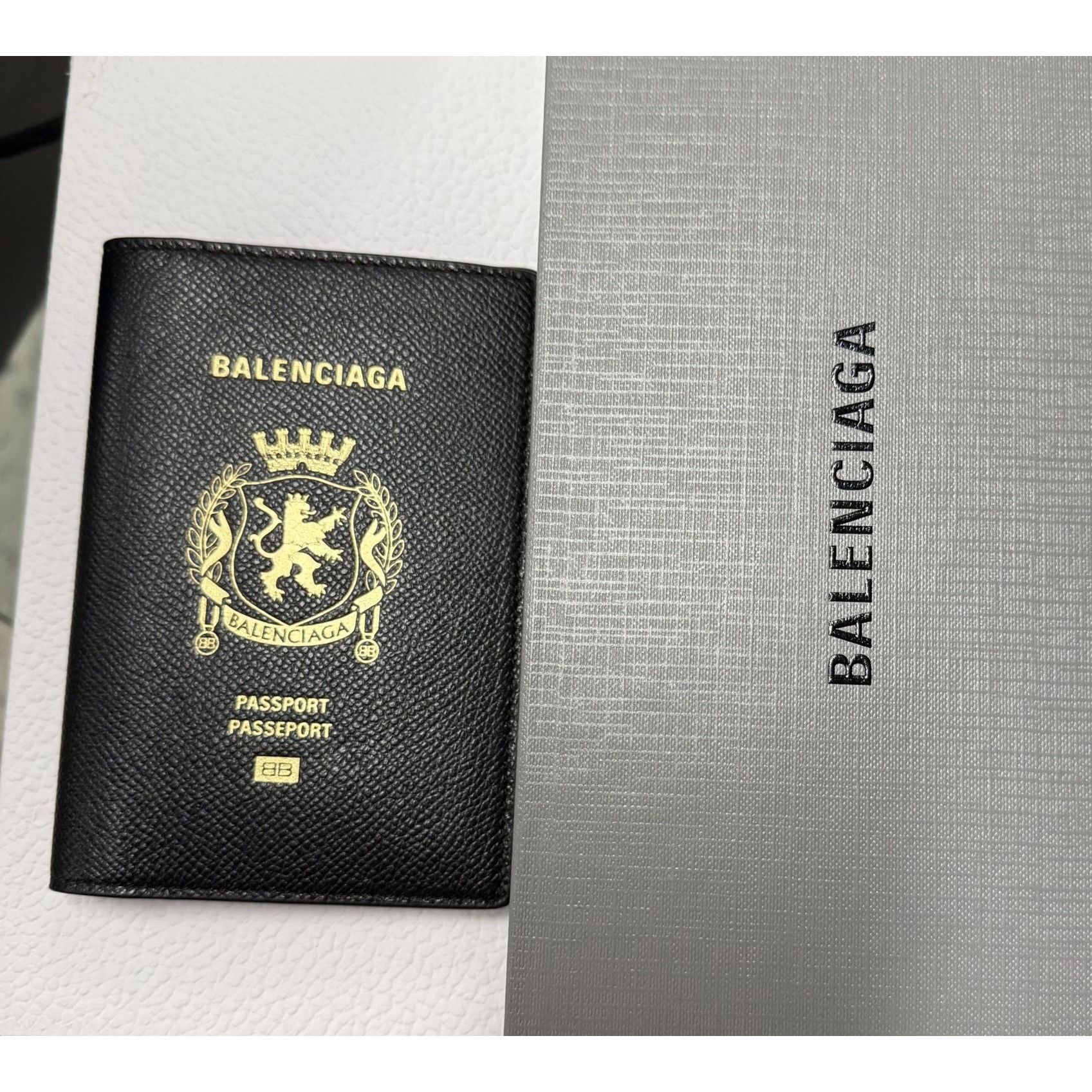 Balenciaga Balenciaga Black Leather Passport Holder W/ Gold Embossed Lo Size ONE SIZE - 6 Thumbnail