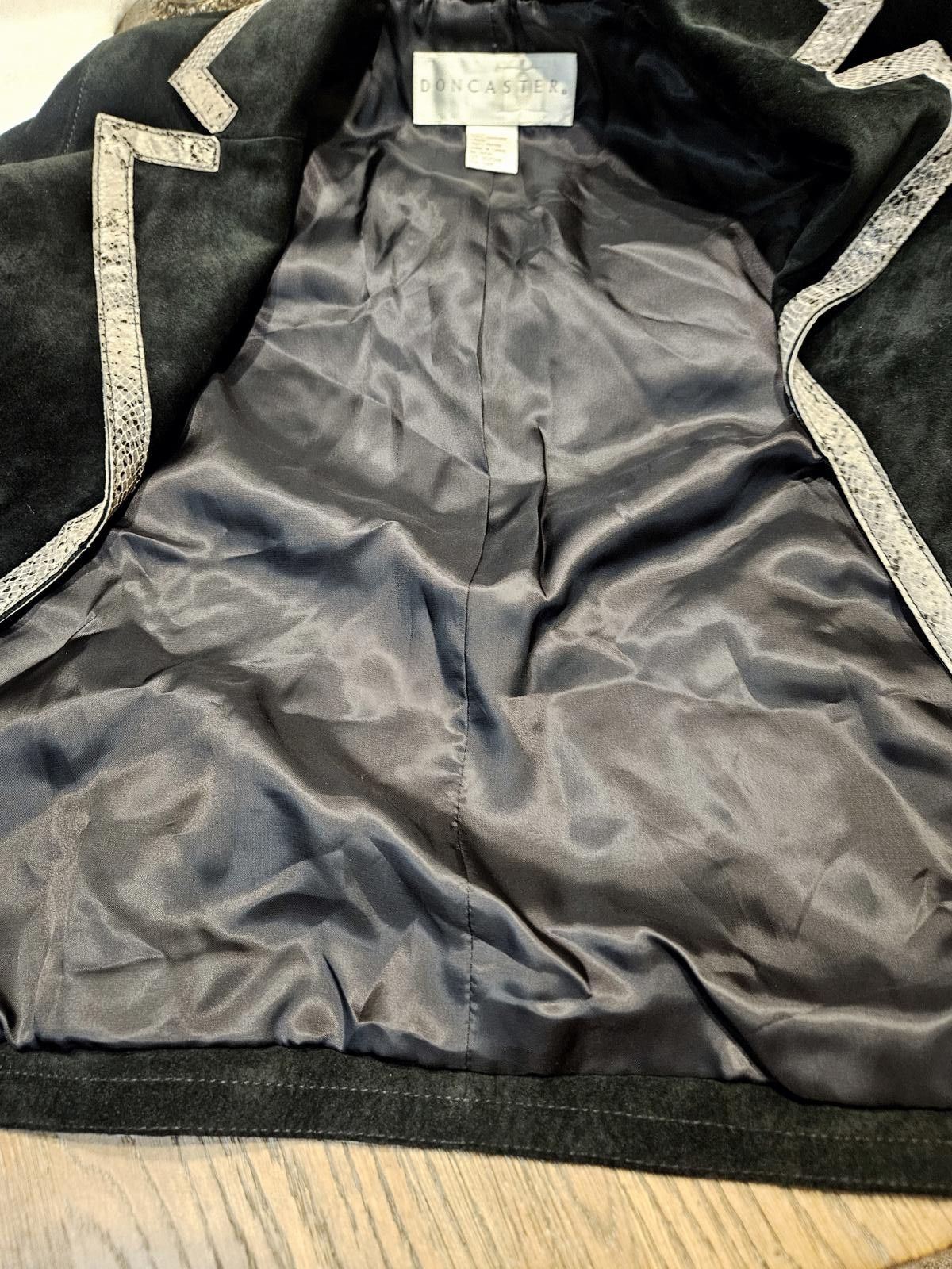 Designer 100% Leather Doncaster Women's Jacket with Snake Trim #349 Size S / US 4 / IT 40 - 7 Thumbnail