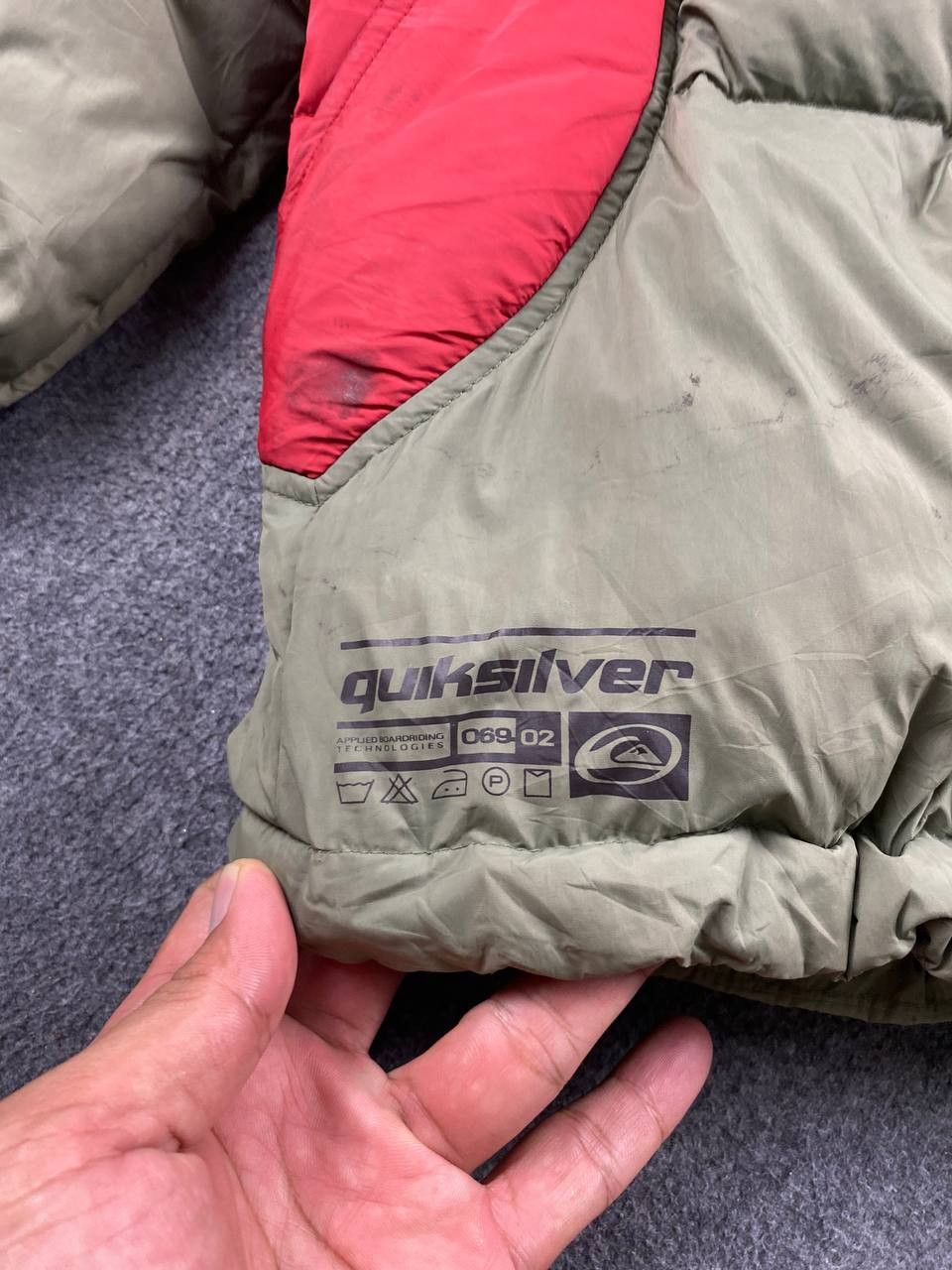 Quiksilver vintage quiksilver puffer jacket nice design Size US L / EU 52-54 / 3 - 5 Thumbnail