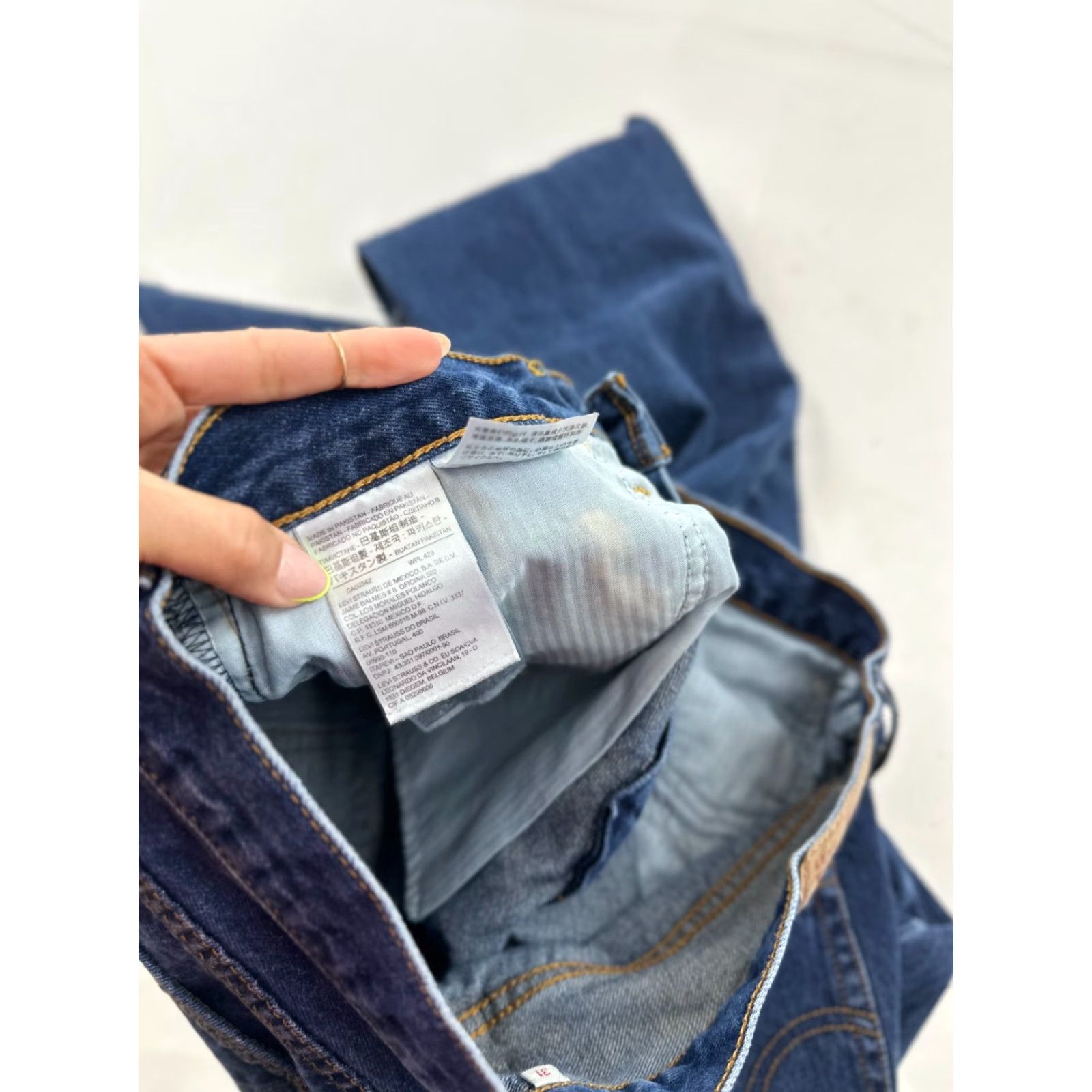 Levi's VINTAGE Levi’s Jeans Womens 31 Blue Denim Flat Front Frayed Hem Mid Rise Bootcut Size 24" / US 00 / IT 34 - 6 Thumbnail
