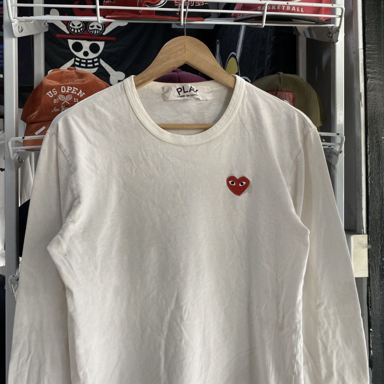 Comme des Garcons PLAY CDG Play Comme des Garçons Red Heart Logo Long Sleeve White Size US M / EU 48-50 / 2 - 3 Thumbnail