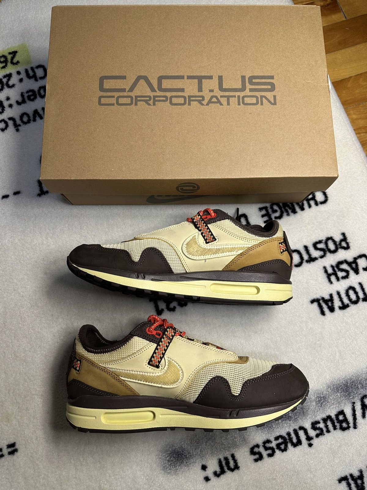 Nike × Travis Scott Nike Air Max 1 Travis Scott Cactus Jack Baroque Brown Size US 9 / EU 42 - 2 Thumbnail
