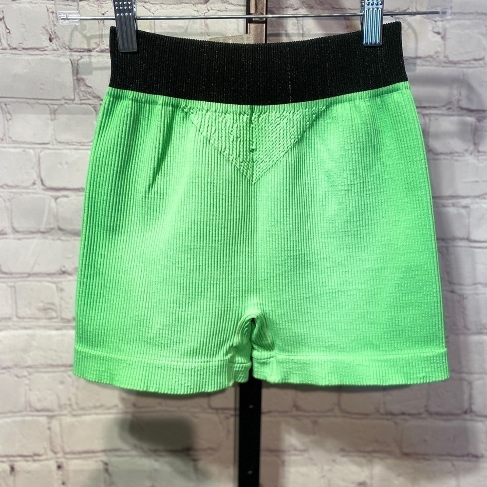 Free People NWT Free people shorts, green & black Size 28" / US 6 / IT 42 - 2 Thumbnail