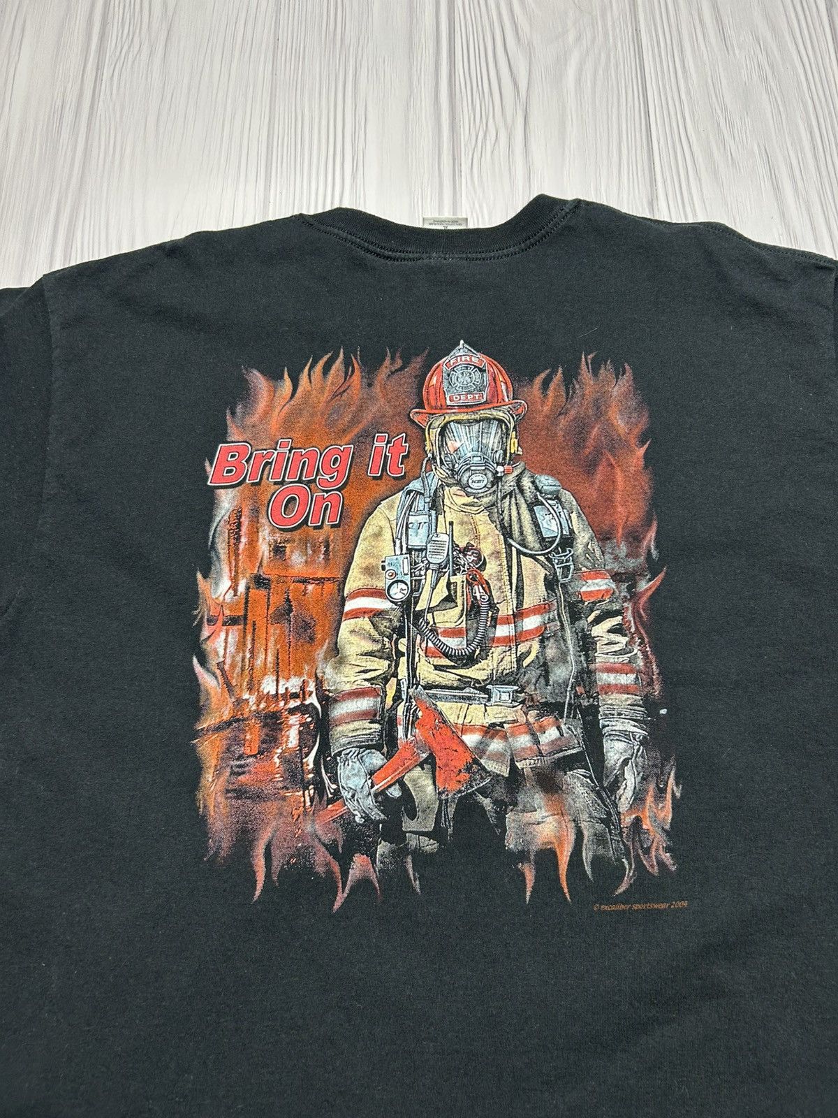 Vintage Vintage 2004 Fireman USA Bring It On T-Shirt Size US XL / EU 56 / 4 - 5 Thumbnail
