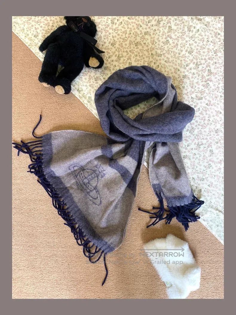 Vivienne Westwood Vivienne Westwood Printed Long Shawl Autumn and Winter Wra Size ONE SIZE - 2 Thumbnail