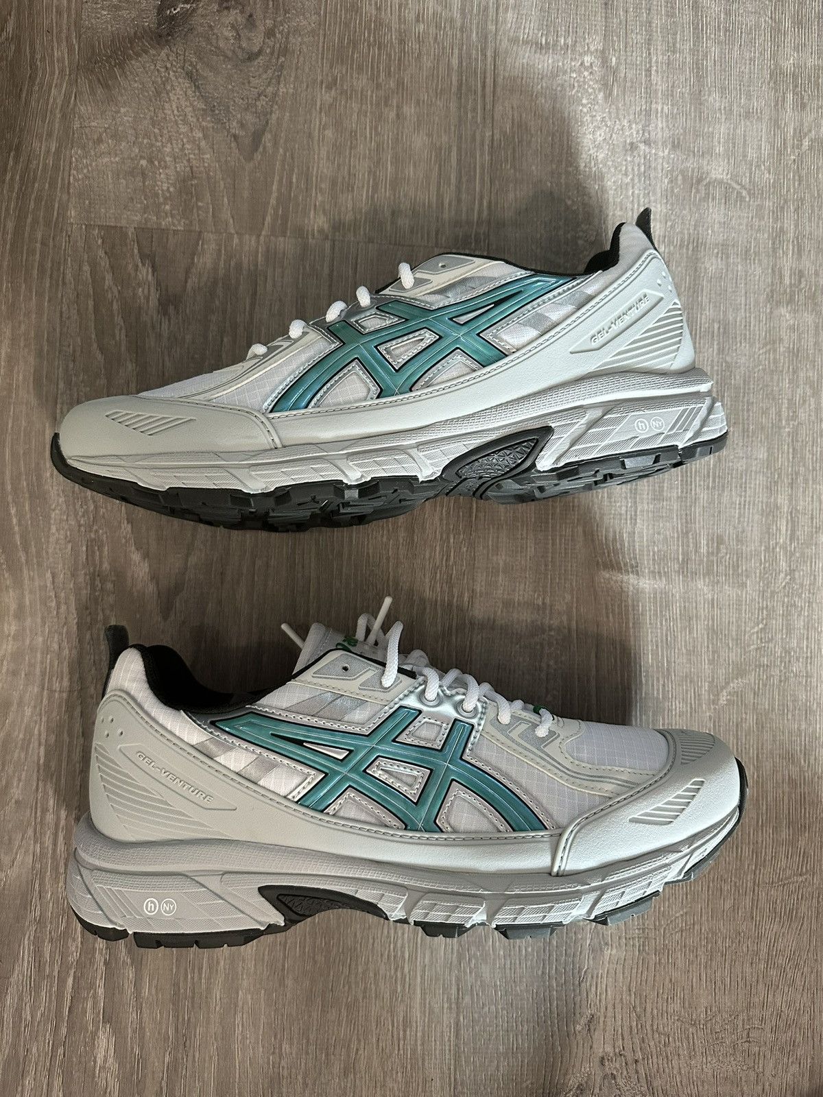 Asics × HIDDEN ASICS Gel-Venture 6 Shiel HIDDEN NY Size US 10 / EU 43 - 2 Thumbnail