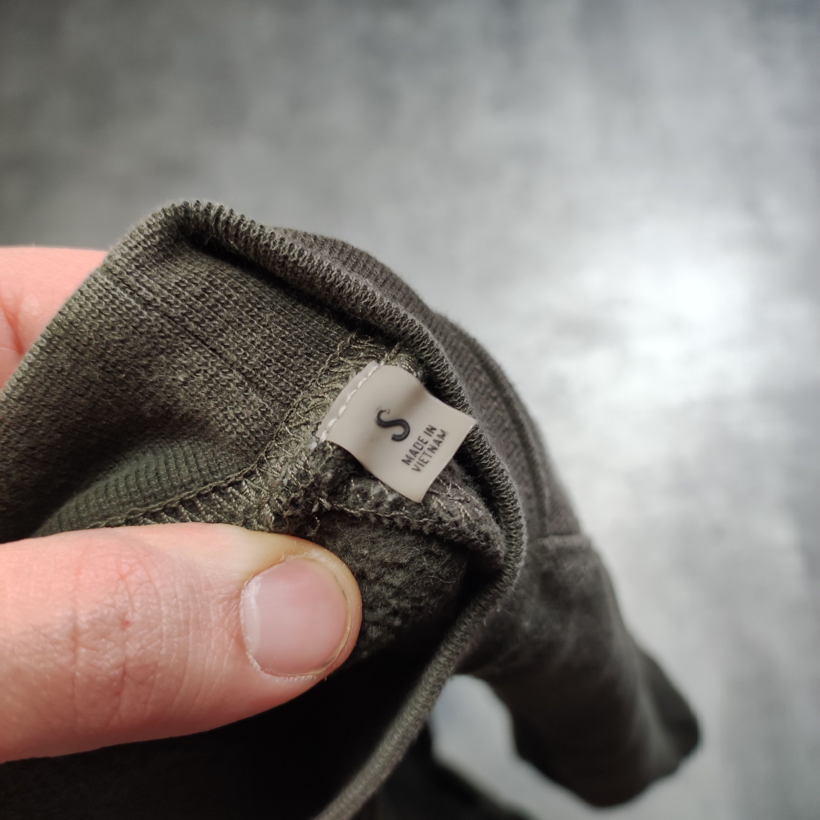 Essentials × FOG × Fear of God RARE FOG Fear of God Essentials Small Logo Crewneck Size US S / EU 44-46 / 1 - 7 Thumbnail