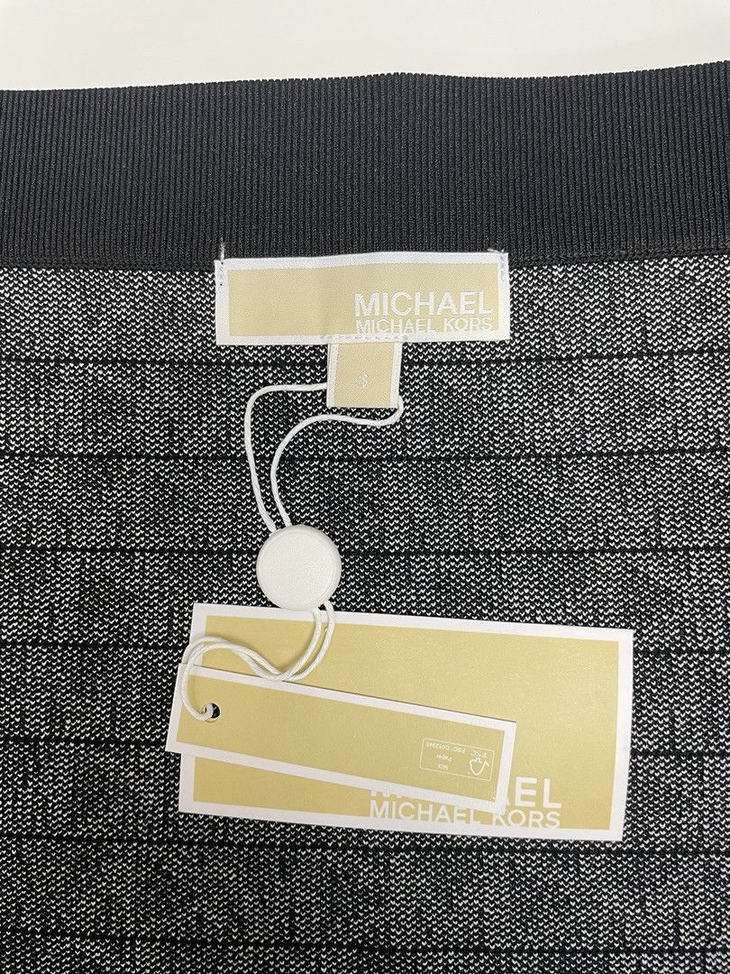 Michael Kors MICHAEL KORS Monogram Logo Mini Skirt Size 26" / US 2 / IT 38 - 3 Thumbnail