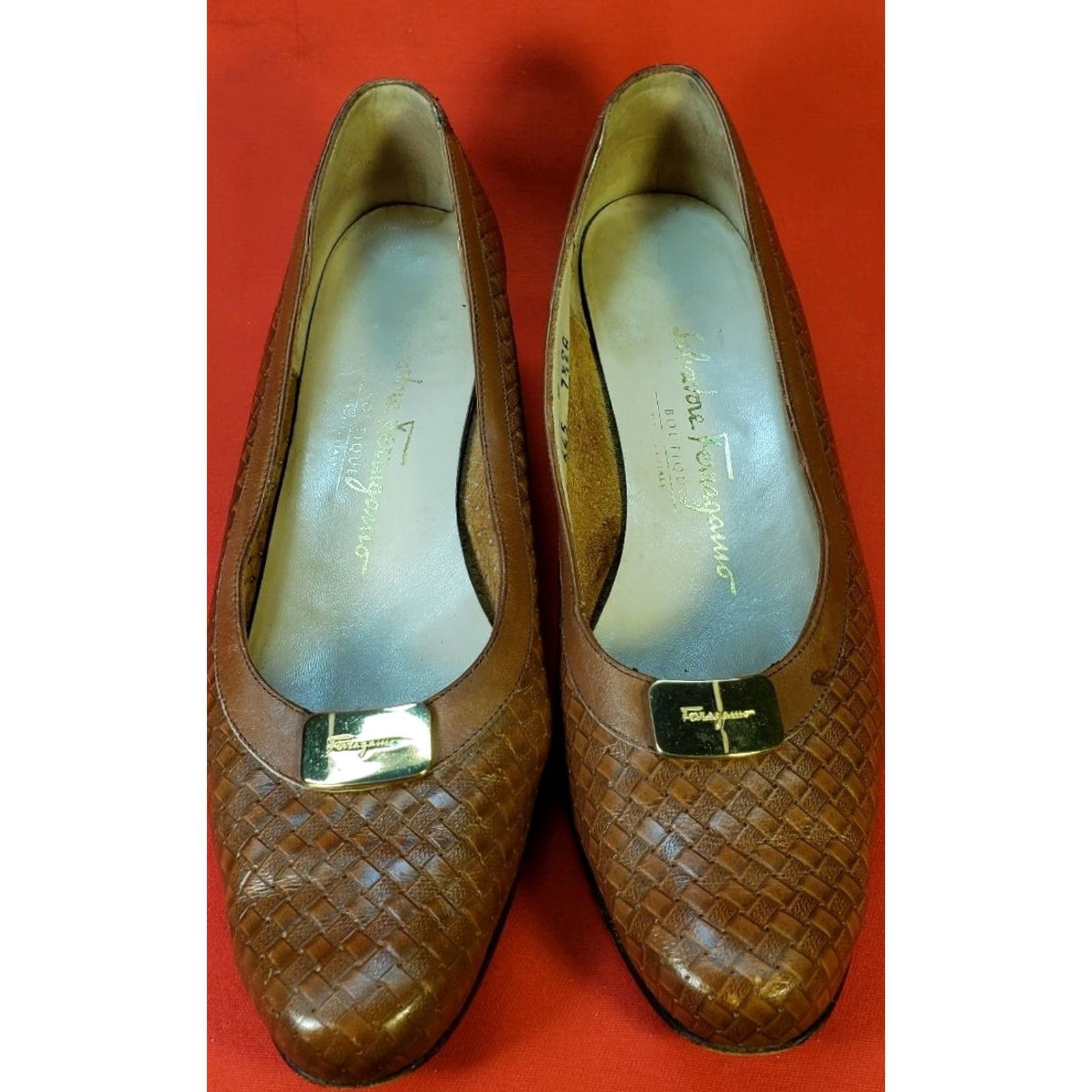 Salvatore Ferragamo Salvatore Ferragamo Pumps Women's Brown Leather Woven Pattern Kitten Heel 1.25" AA 7.5 US/38 EU 5.5 UK Size US 8 / IT 38 - 3 Thumbnail