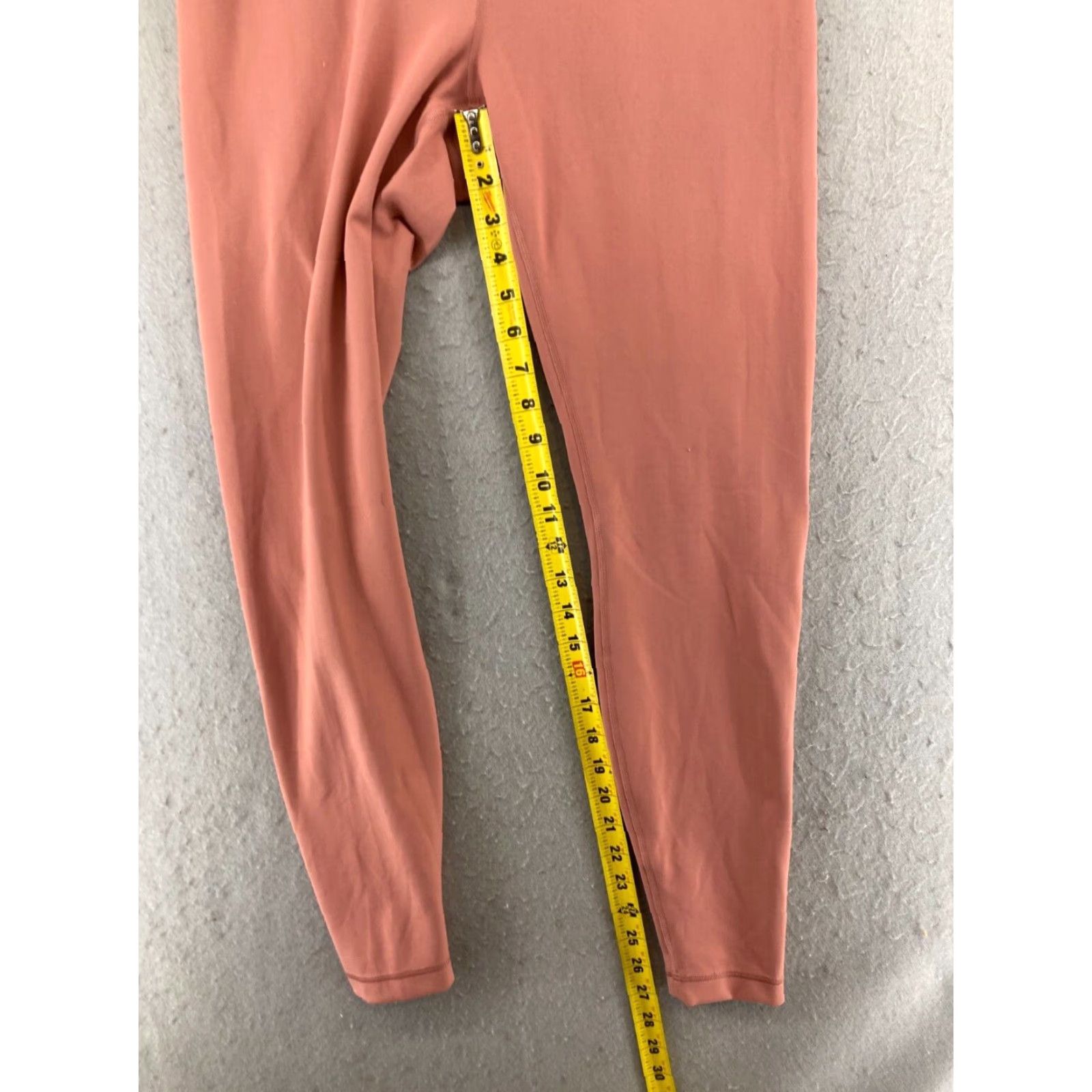 Lululemon VINTAGE Lululemon Women’s Pants 12 Pink Yoga Stretch Athletic Skinny Inseam 27 Athletic Size 34" / US 12 / IT 48 - 5 Thumbnail