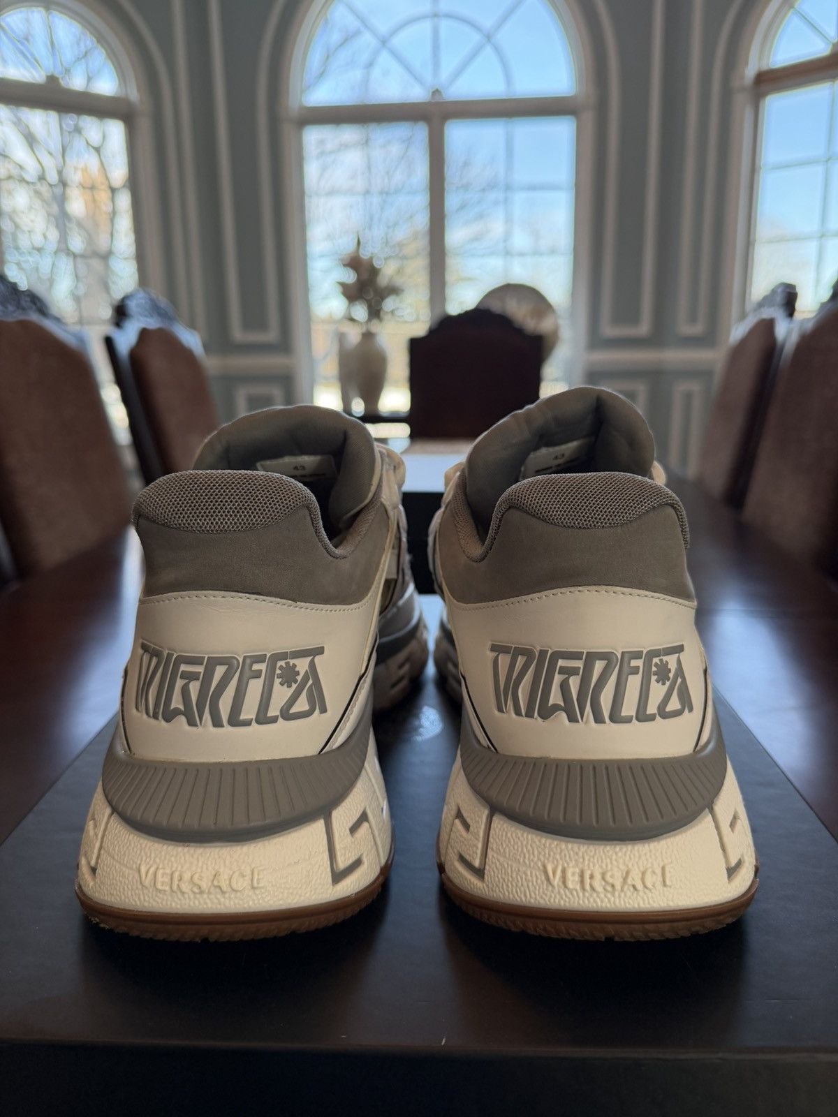 Versace Versace Trigreca Size 10 LIKE NEW Size US 10 / EU 43 - 5 Thumbnail