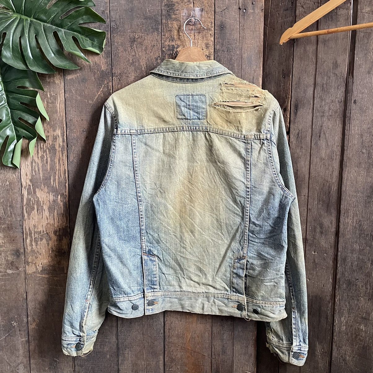 Levi's × Vintage Vintage Distressed Levis Denim Jacket Size US S / EU 44-46 / 1 - 3 Thumbnail