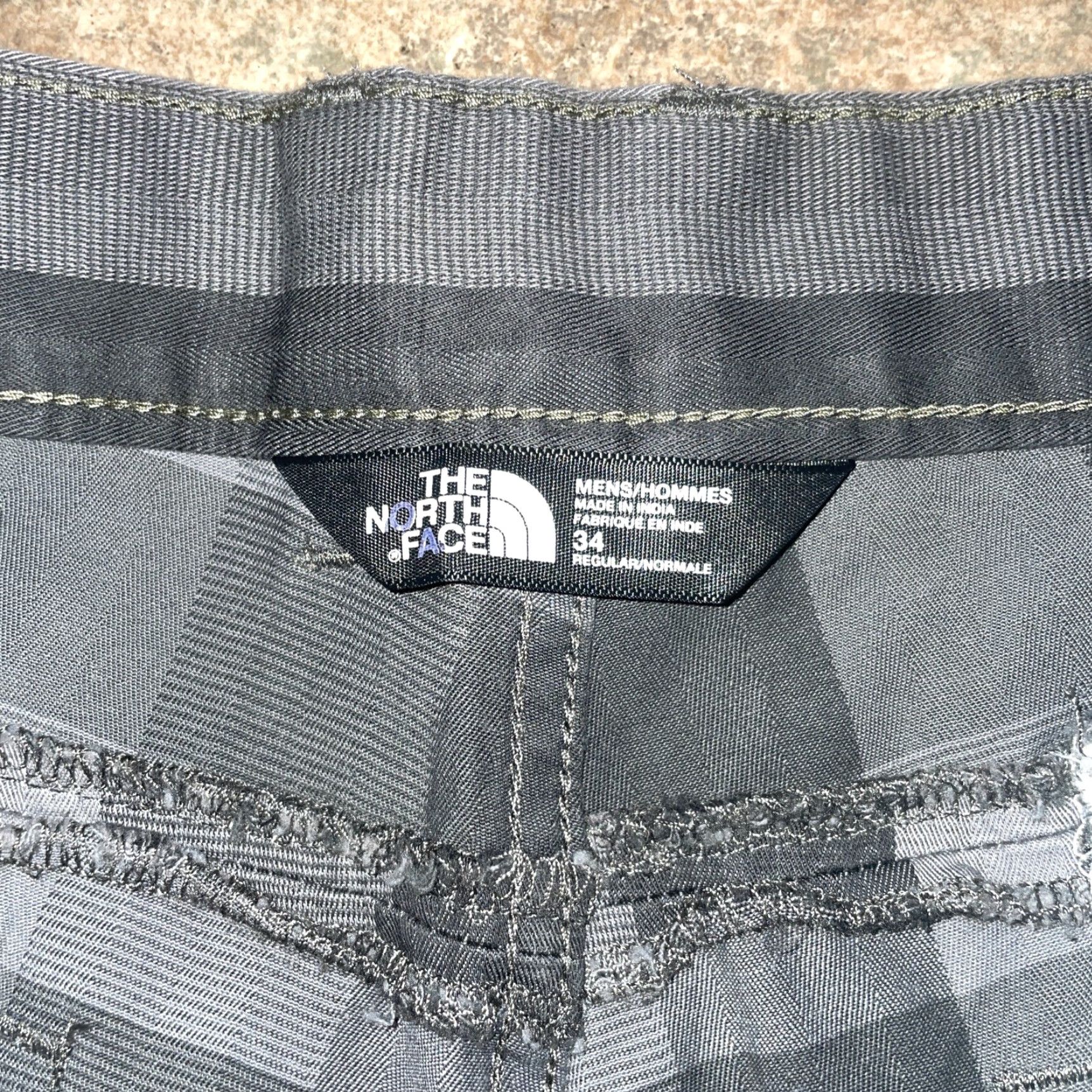 The North Face The North Face gray striped shorts mens 34 Size US 34 / EU 50 - 3 Thumbnail