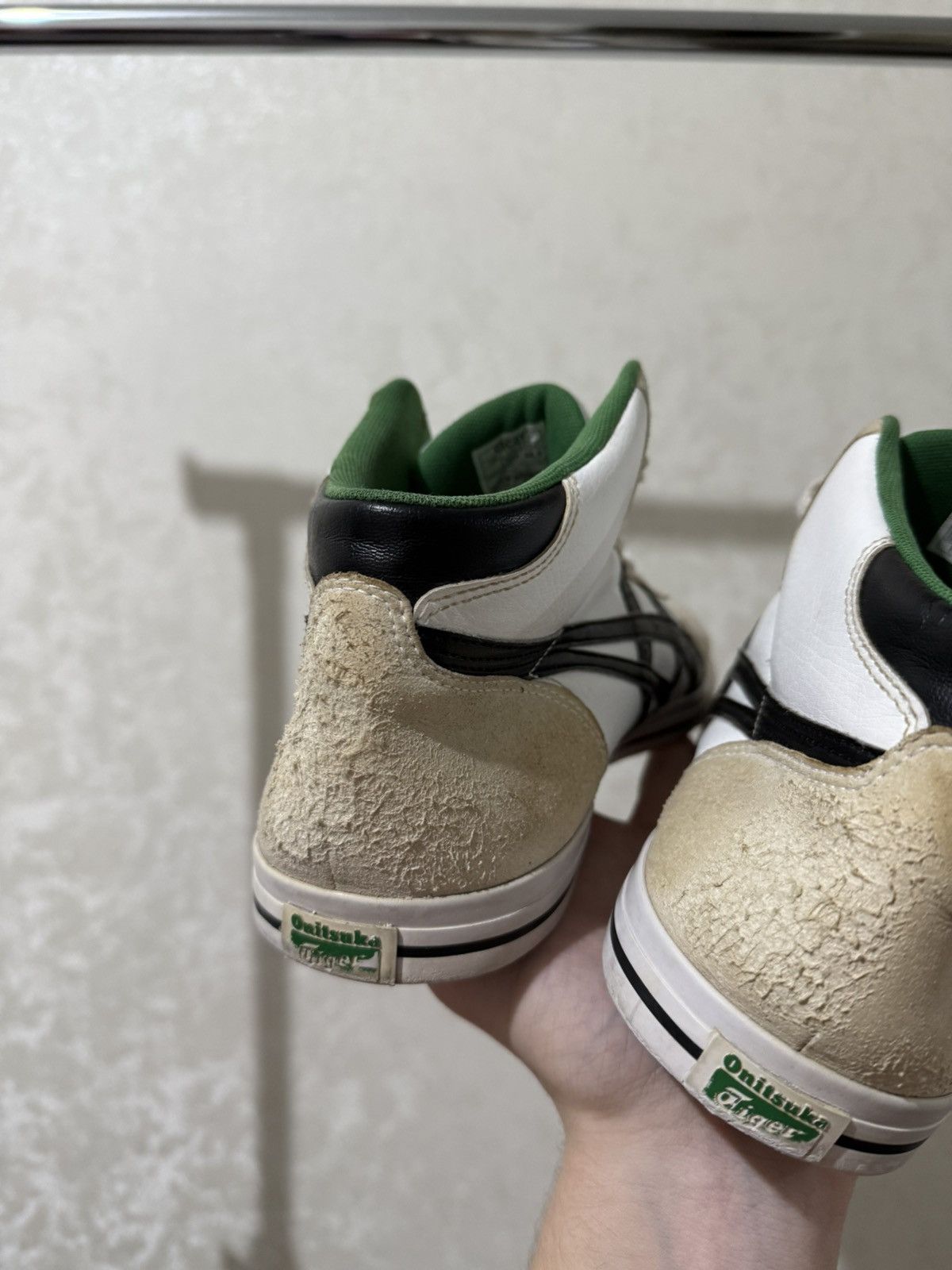 Asics ASICS ONITSUKA TIGER AARON MT HIGH-TOP SNEAKERS DISTRESSED Size US 10 / EU 43 - 14 Thumbnail