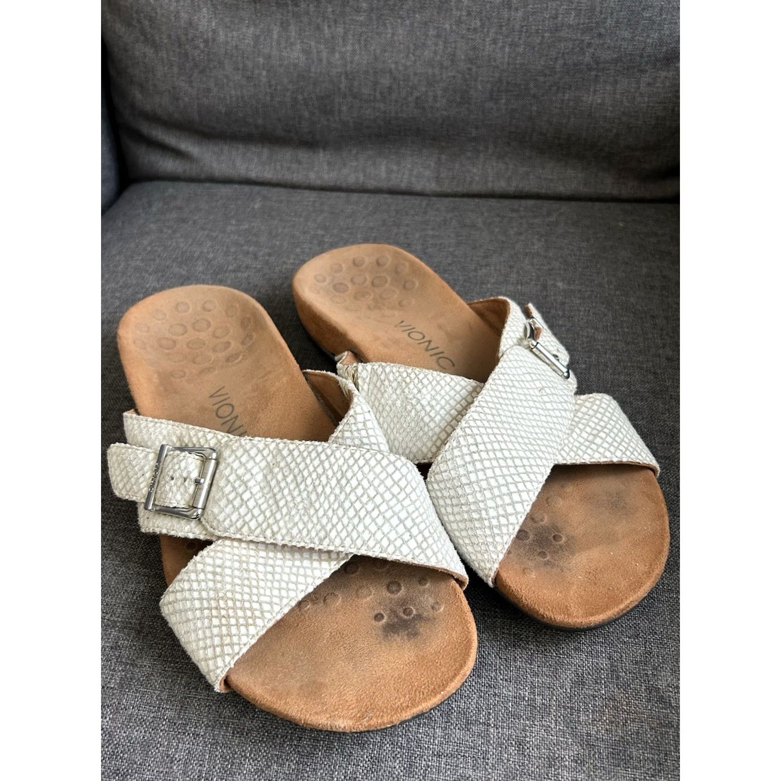 Vionic Vionic Womens Size 8 White Snakeskin Slide Sandals Arch Support Buckle Size US 8 / IT 38 - 6 Thumbnail