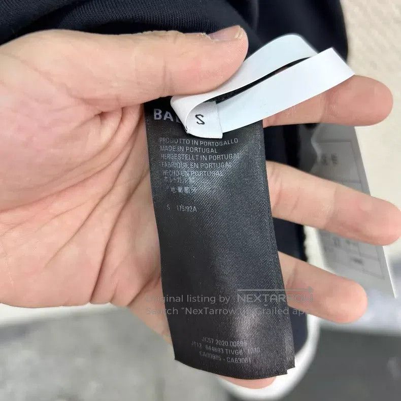 Balenciaga Balenciaga Fake Two-piece Solid Color Patched Crew Neck Sh Size US S / EU 44-46 / 1 - 4 Thumbnail