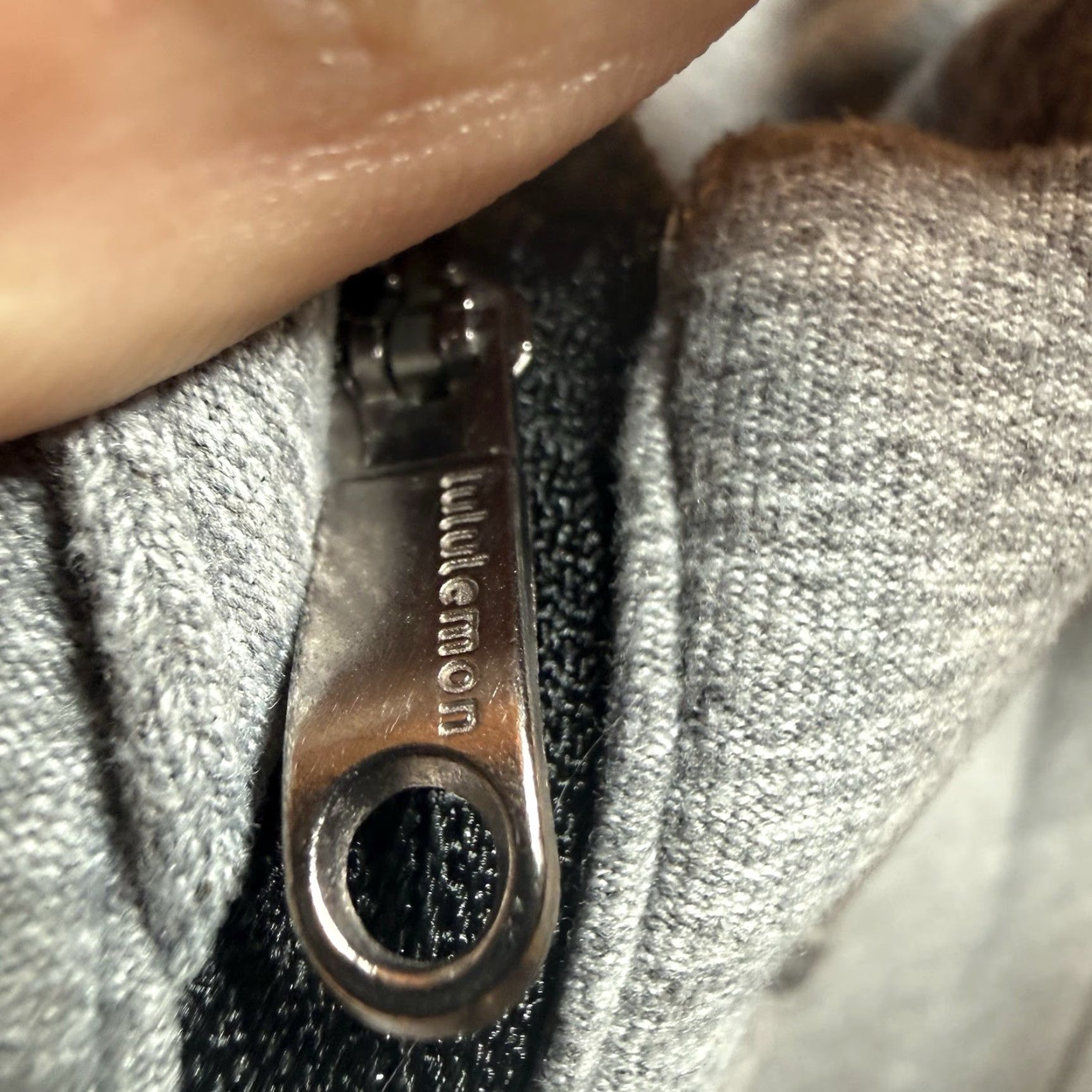 Lululemon Lululemon Pullover Mens L Gray 1/4 Zip Workout Sweater Gym Casual Mens Size US L / EU 52-54 / 3 - 3 Thumbnail