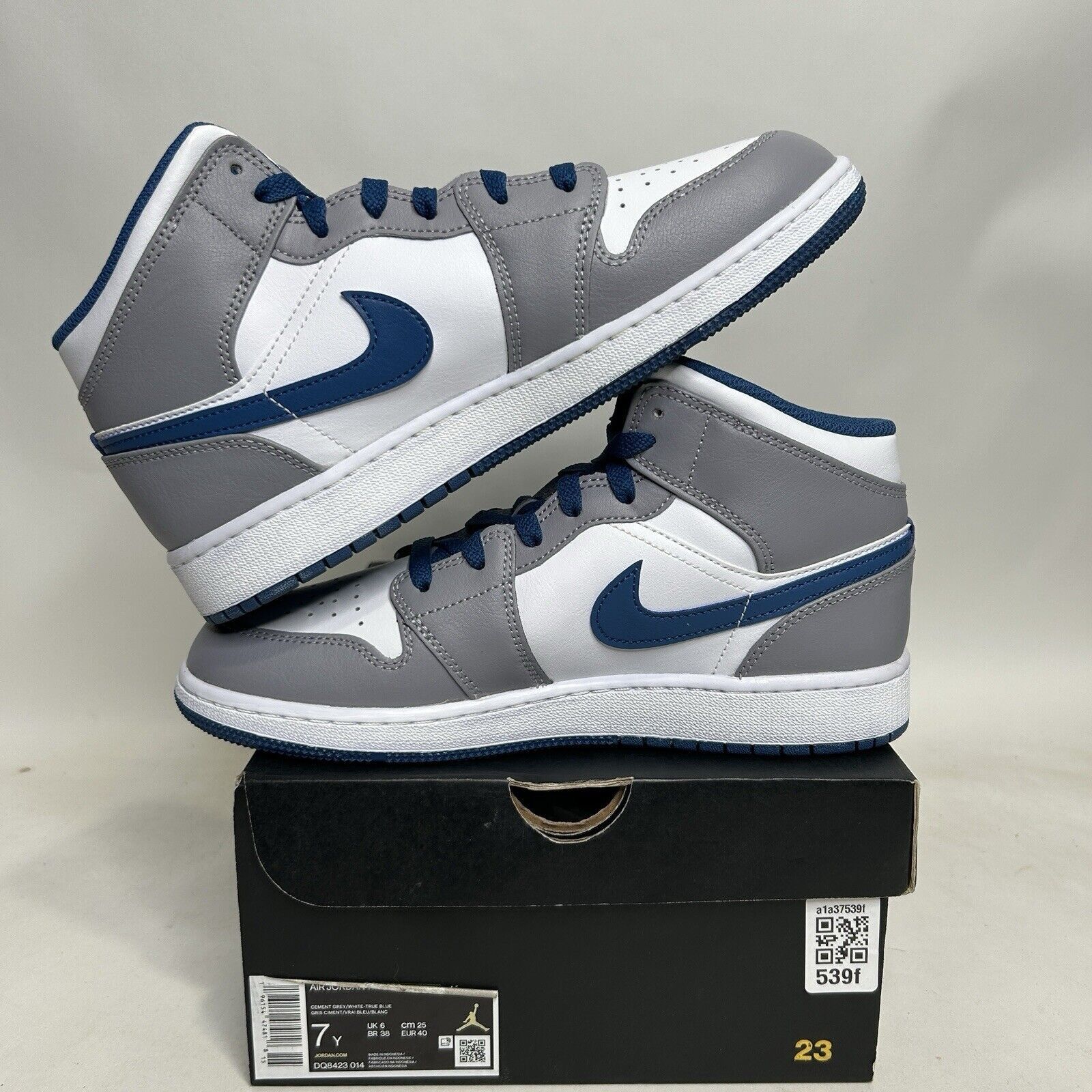Nike Nike Air Jordan 1 Mid GS “Cement Grey/True Blue" 2024 Size US 8.5 / IT 38.5 - 3 Thumbnail