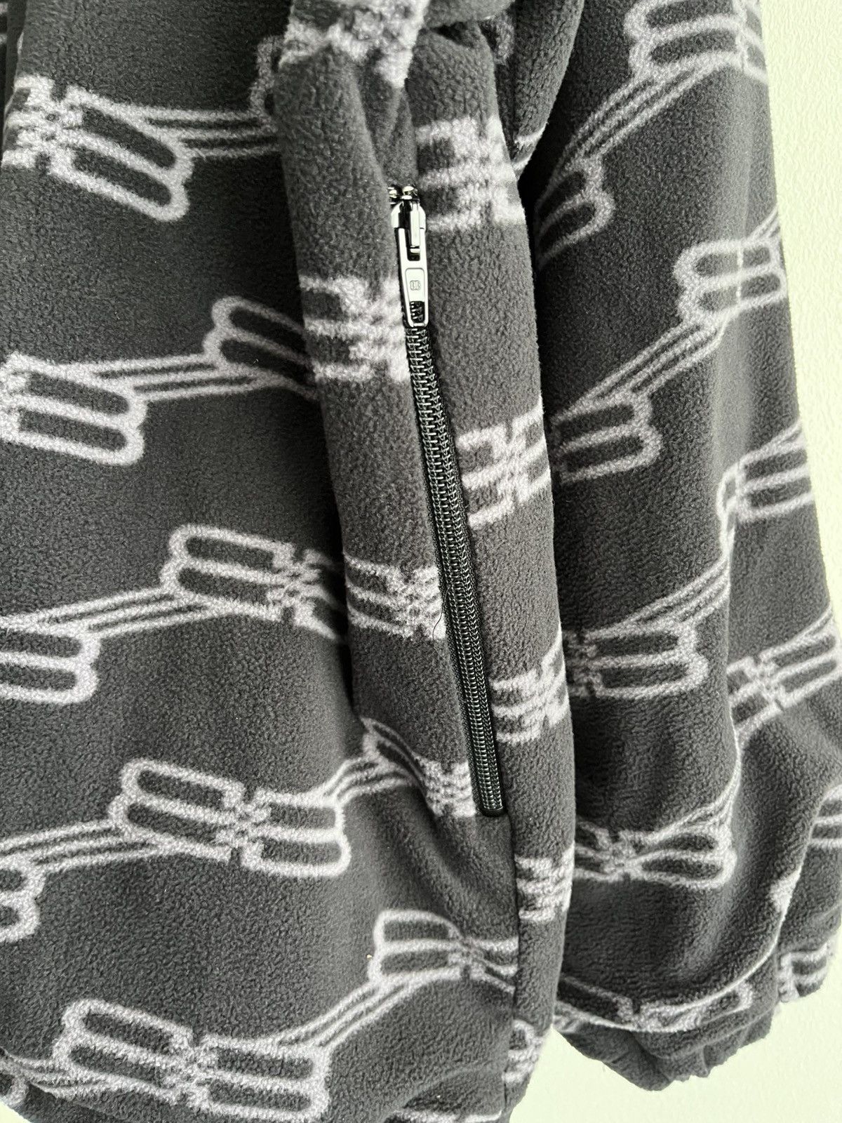 Balenciaga BrandNew Balenciaga BB Monogram Fleece Bomber Coat Oversized Size US XXL / EU 58 / 5 - 12 Thumbnail