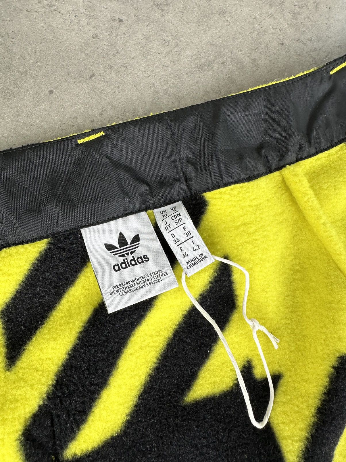 Adidas Adidas Fleece Mini Skirt Size 28" / US 6 / IT 42 - 5 Thumbnail