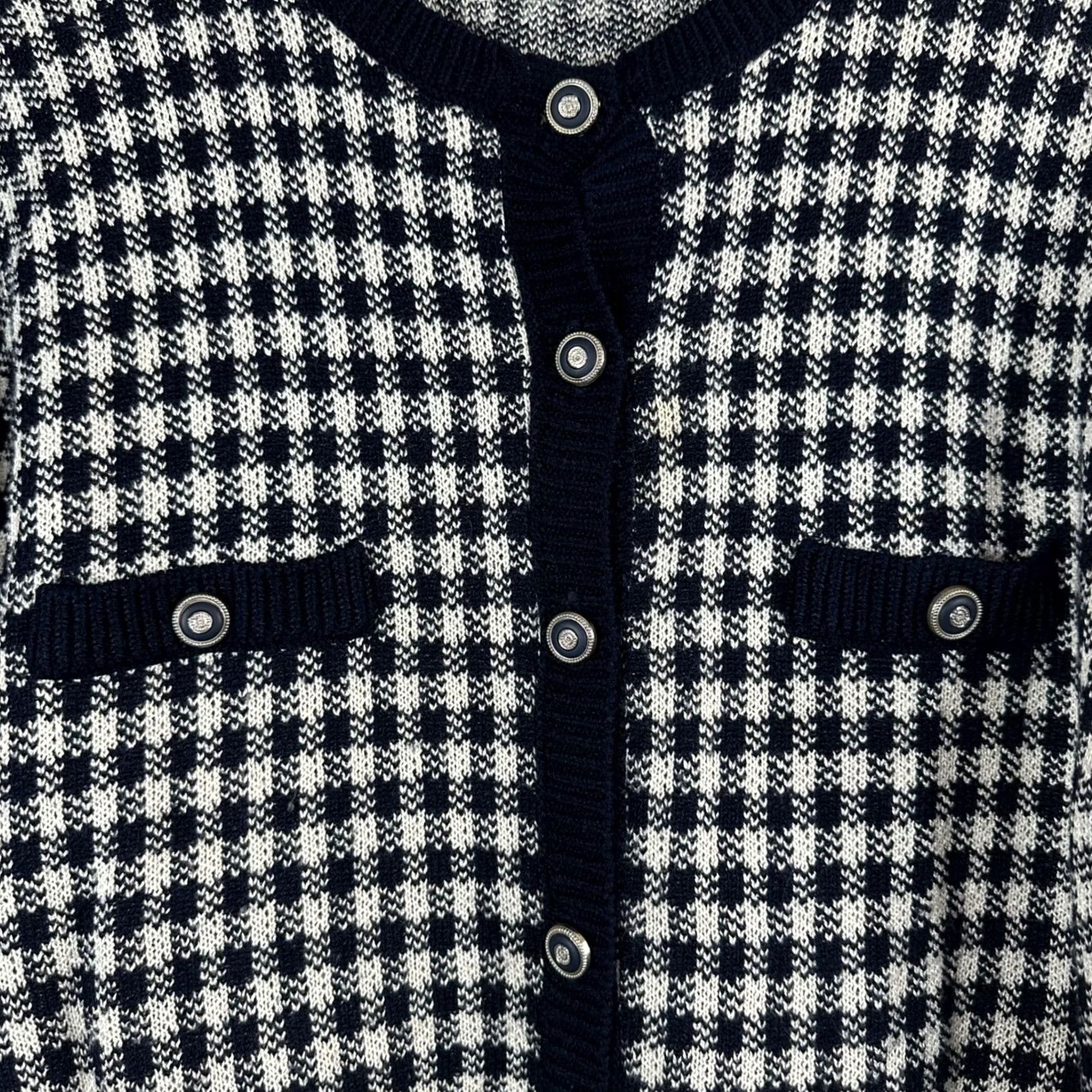 Vintage VINTAGE Alfred Dunner Navy White Houndstooth Cardigan Sweater Button Front Medium Womens Size M / US 6-8 / IT 42-44 - 4 Thumbnail