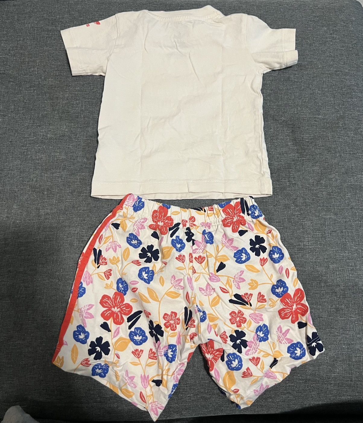 Adidas Adidas Kids Floral Short Tee Set Size 6-9M Size US XXS / EU 40 - 3 Thumbnail