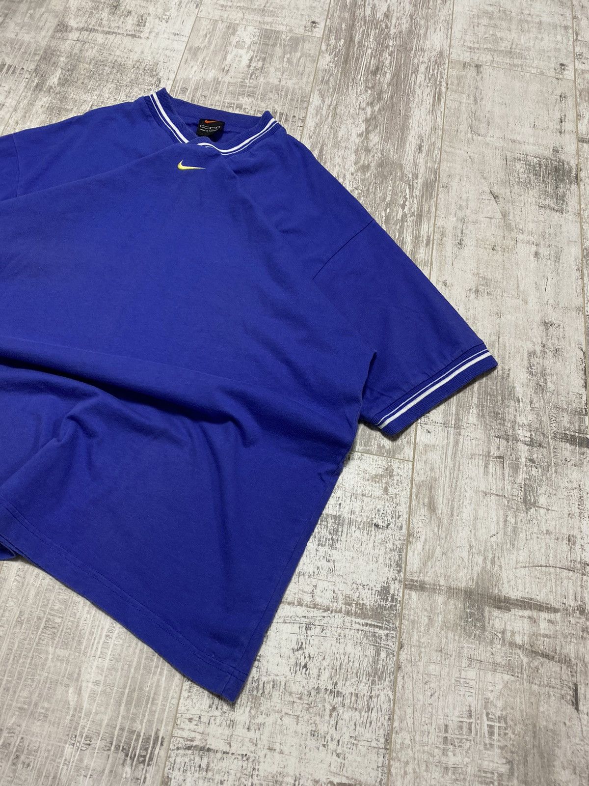 Nike × Vintage 🔥VINTAGE 90S NIKE CENTRAL SWOOSH SHORT SLEEVE T-SHIRT Size US L / EU 52-54 / 3 - 2 Thumbnail