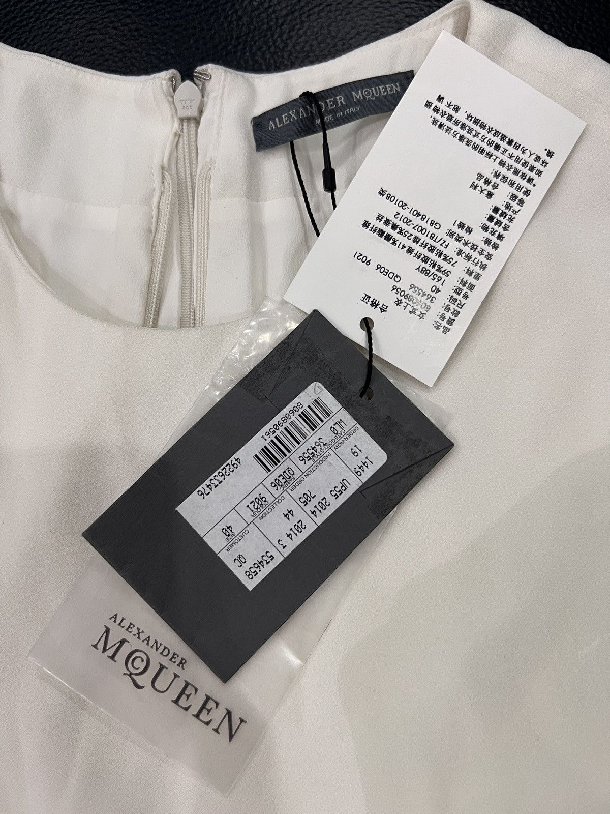 Alexander McQueen Alexander McQueen Asymmetric Ruffle Hem Top Size S / US 4 / IT 40 - 15 Thumbnail