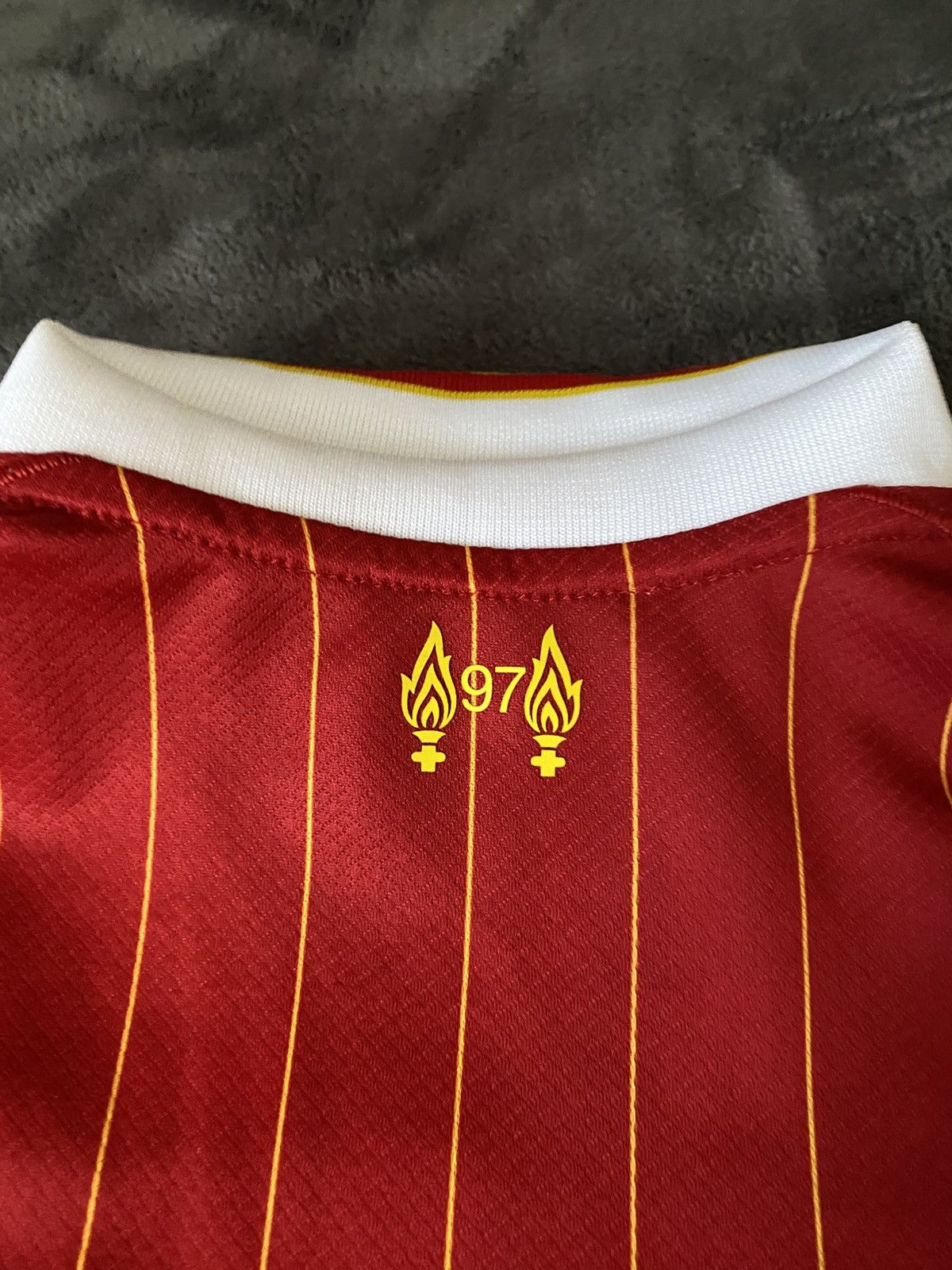 Nike Ogrinal Liverpool 2024/25 T-Shirt without name set Size US XL / EU 56 / 4 - 7 Thumbnail
