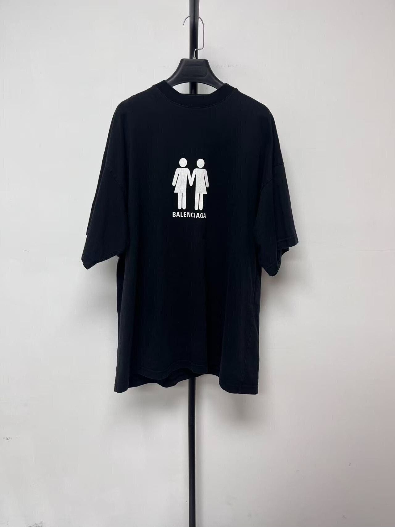Balenciaga balenciaga pride flags logo short sleeve t-shirt Size US M / EU 48-50 / 2 - 1 Thumbnail