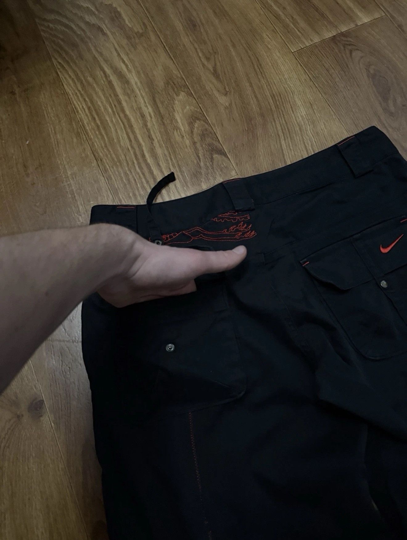 Nike Rare Nike Vintage Women`s Cargo Pants Embroidered Dragon Size 32" / US 10 / IT 46 - 6 Thumbnail