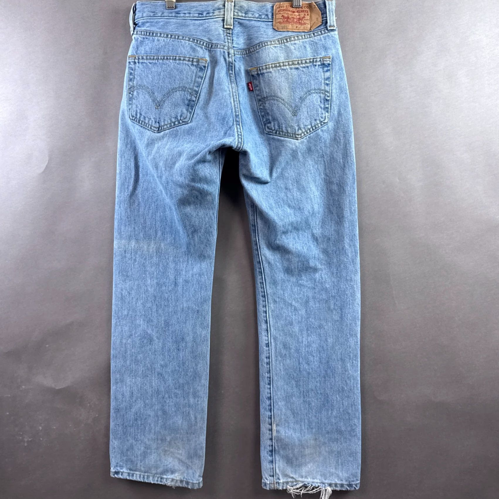 Levi's Levis 501 Jeans Mens 32x29 Blue Button Fly Denim Straight Pants 5-Pocket Size US 32 / EU 48 - 3 Thumbnail