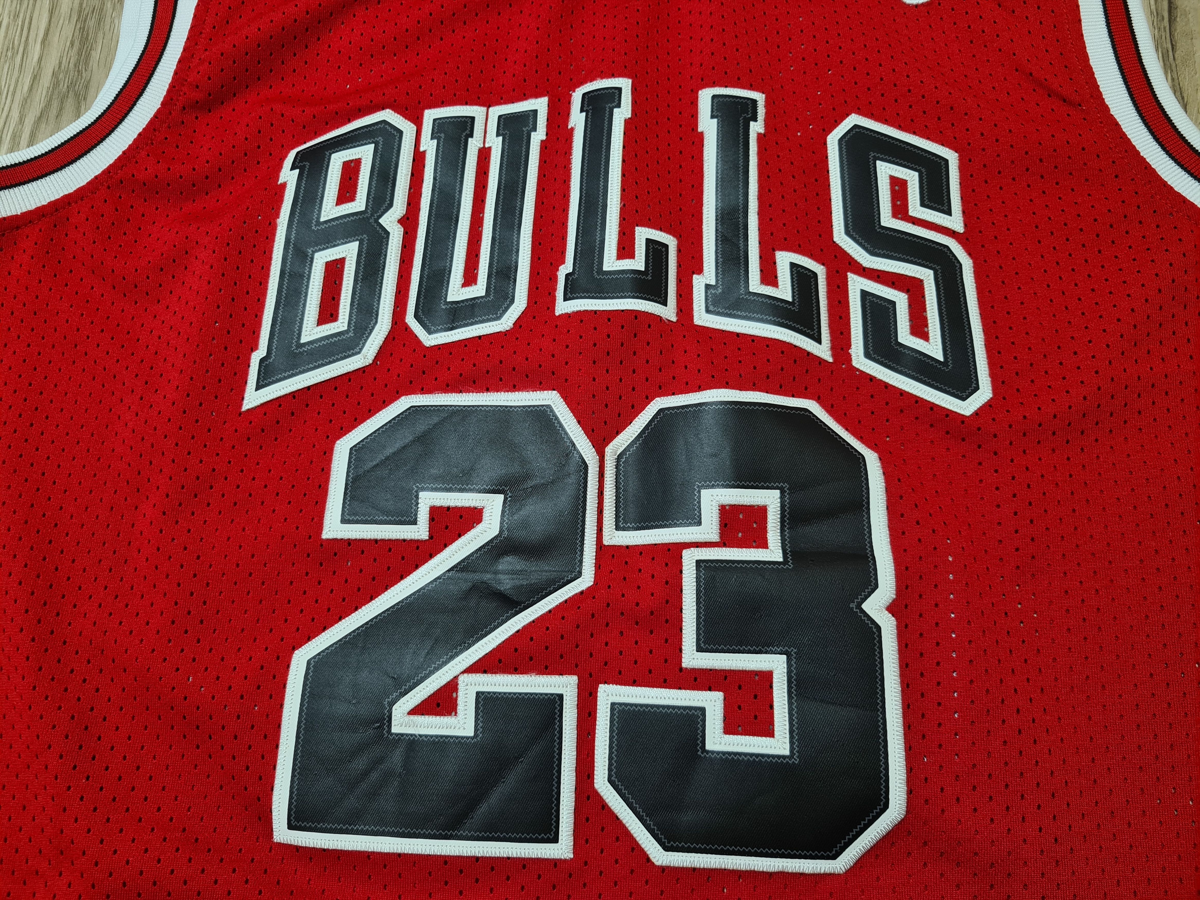 Vintage CHICAGO BULLS NIKE VINTAGE JORDAN JERSEY BASKETBALL SHIRT Size US XL / EU 56 / 4 - 3 Thumbnail