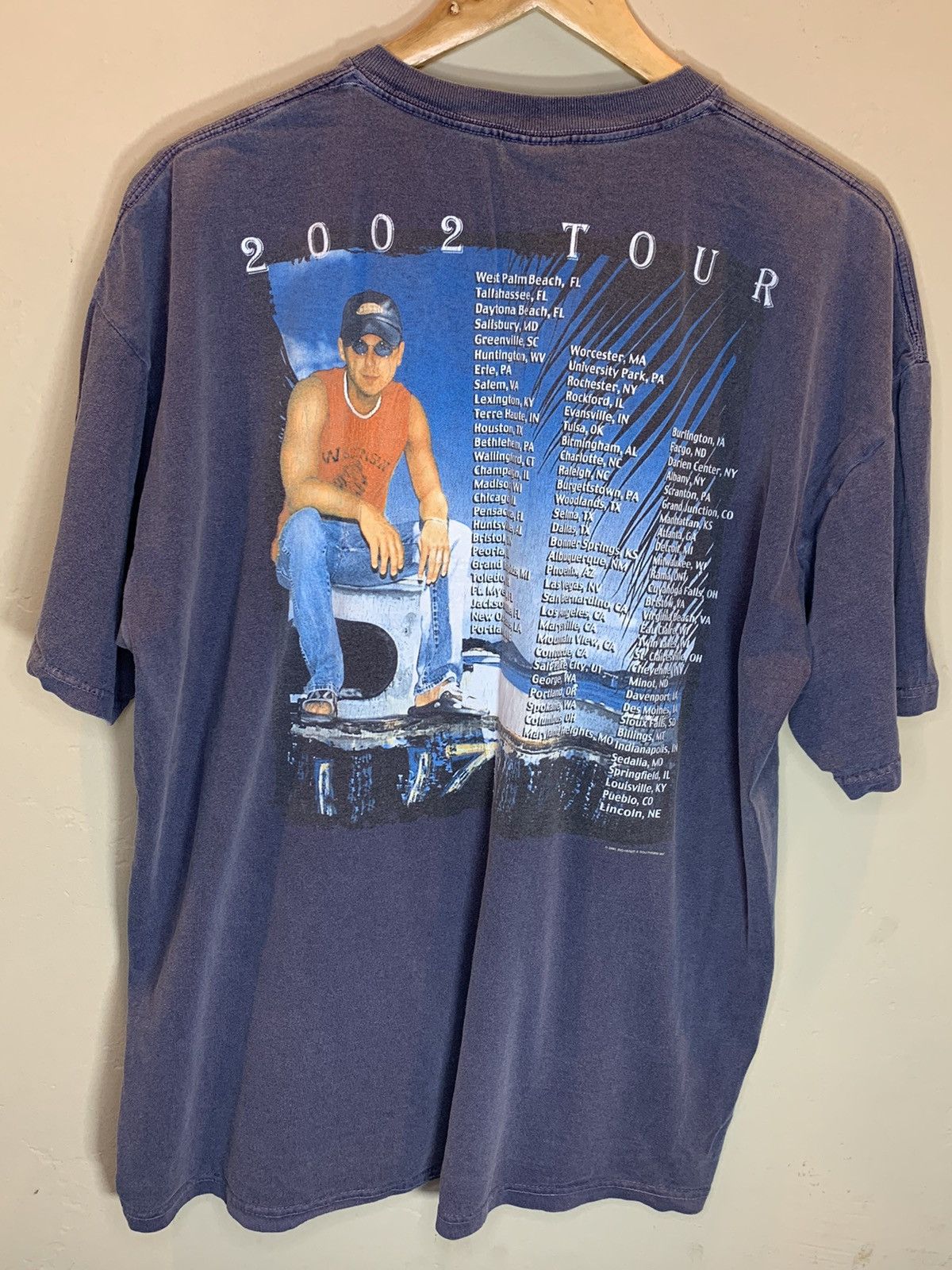 Band Tees *RARE* Vintage Kenny Chesney 2002 Tour Faded Country T-Shirt Size US XL / EU 56 / 4 - 2 Thumbnail