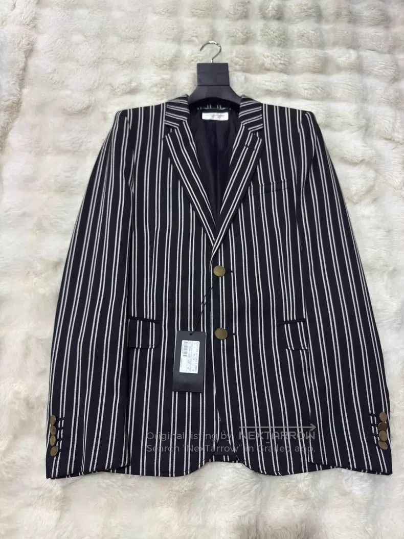 Saint Laurent Paris Saint Laurent Paris Gold Button Striped Men's Suit i Size US M / EU 48-50 / 2 - 1 Thumbnail