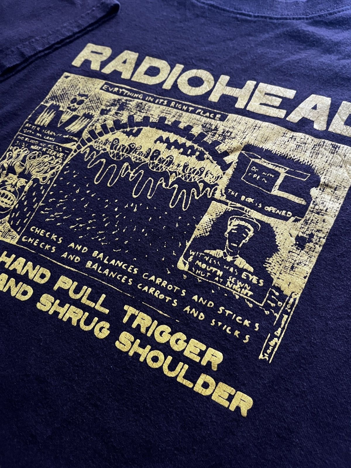 Band Tees Vintage Radiohead Sex Work Death 2000s Size US M / EU 48-50 / 2 - 6 Thumbnail