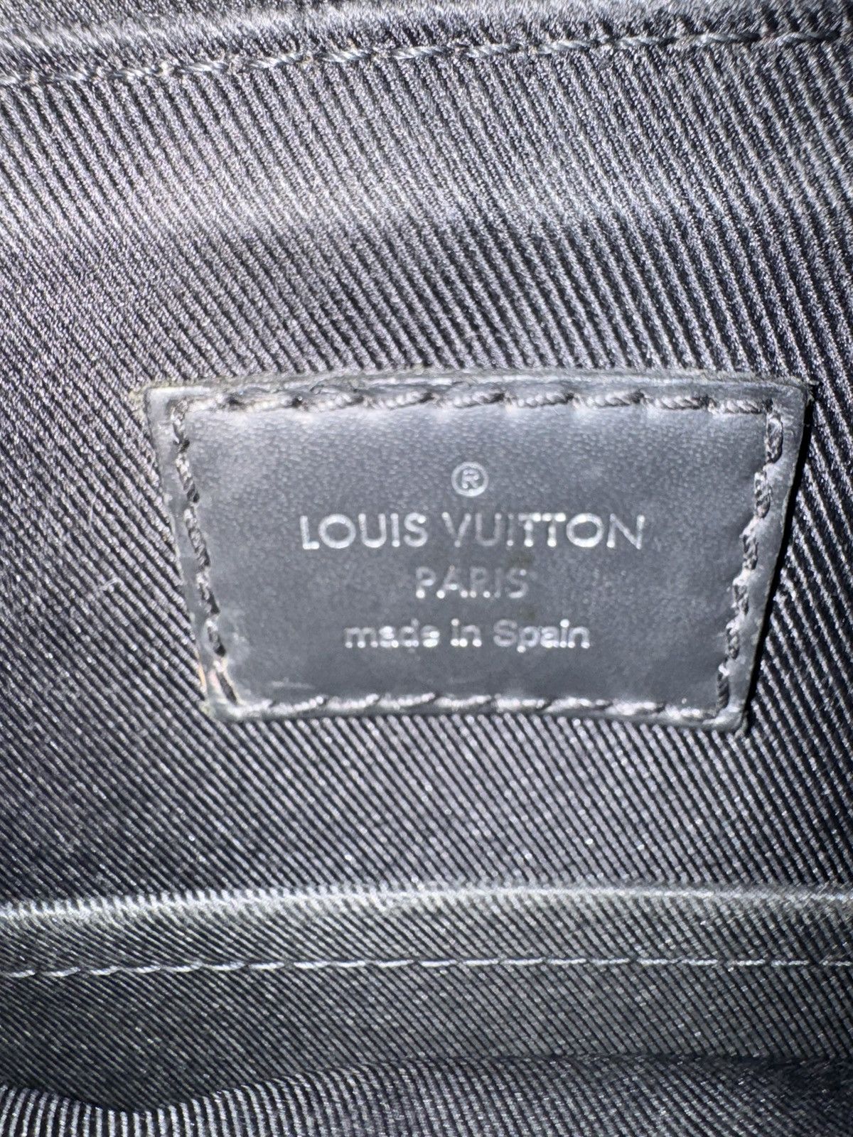 Louis Vuitton Louis Vuitton District Messenger Bag Monogram Eclipse Size ONE SIZE - 10 Thumbnail