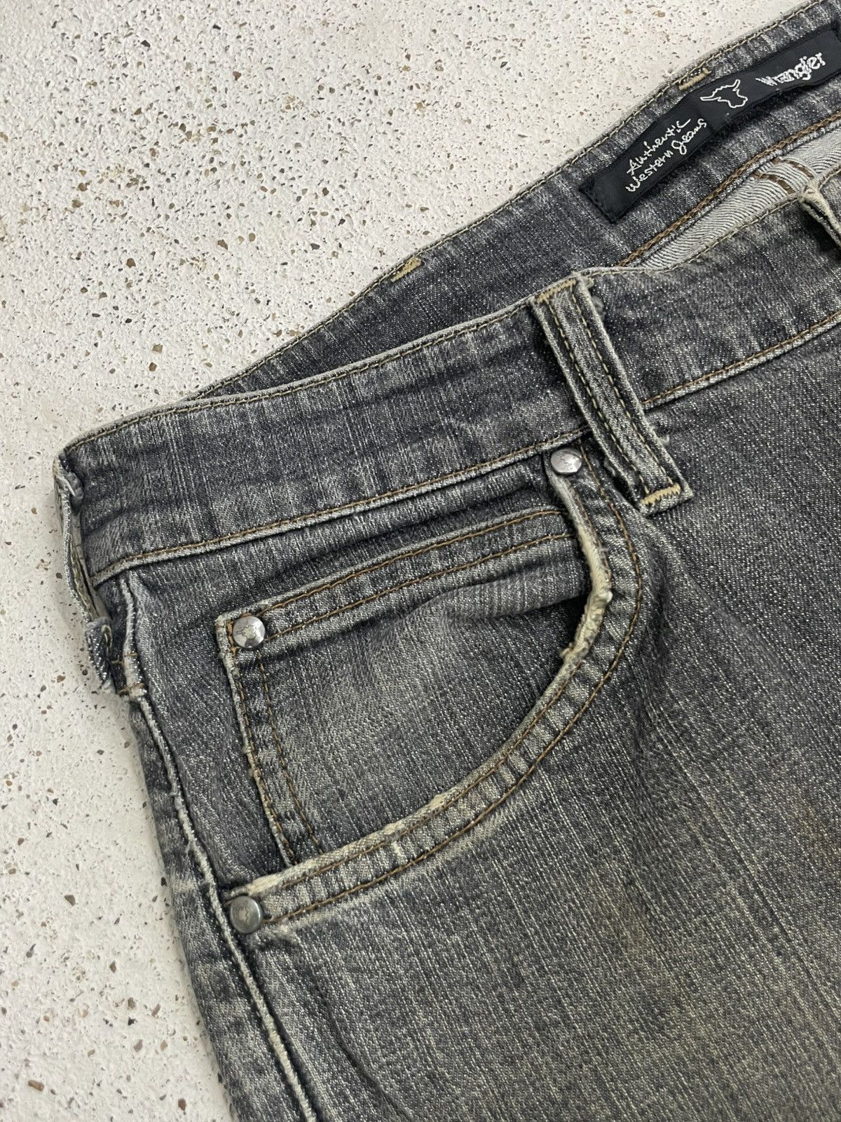 Wrangler Wrangler Authentic Western Distress Dirty Mud Workers Denim Size US 34 / EU 50 - 11 Thumbnail