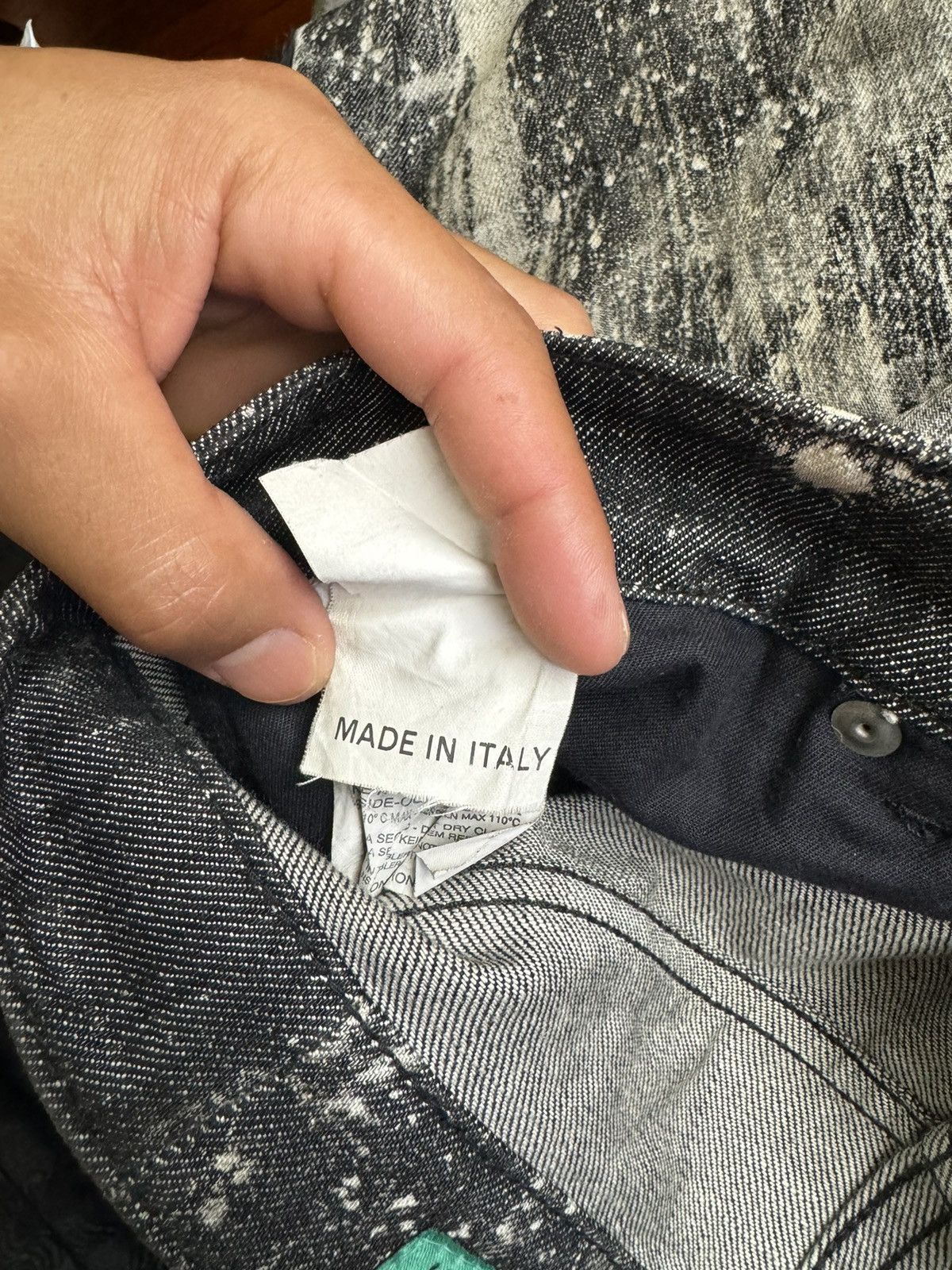 Raf Simons × Sterling Ruby Raf Simons / Sterling Ruby SS10 Hand Bleached Denim Shorts Size US 28 / EU 44 - 7 Thumbnail