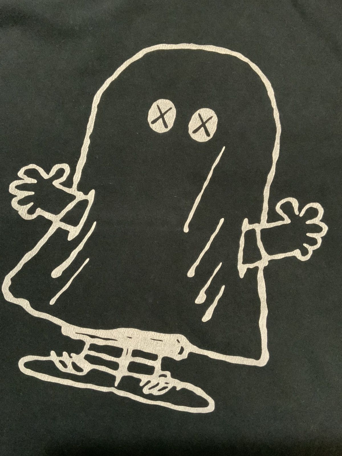 Kaws × Peanuts × Uniqlo Uniqlo UT X Kaws X Peanuts Ghost Black Crewneck S/S T-Shirt Size US L / EU 52-54 / 3 - 6 Thumbnail