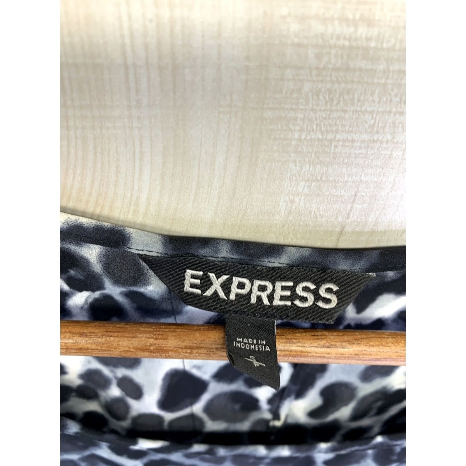 Express Express Women’s S Back Leopard Print Chiffon Slit Back Tank Top Blouse-4220 - Multicolor, Animal Print, Express, Shirt, Womens Size S / US 4 / IT 40 - 3 Thumbnail