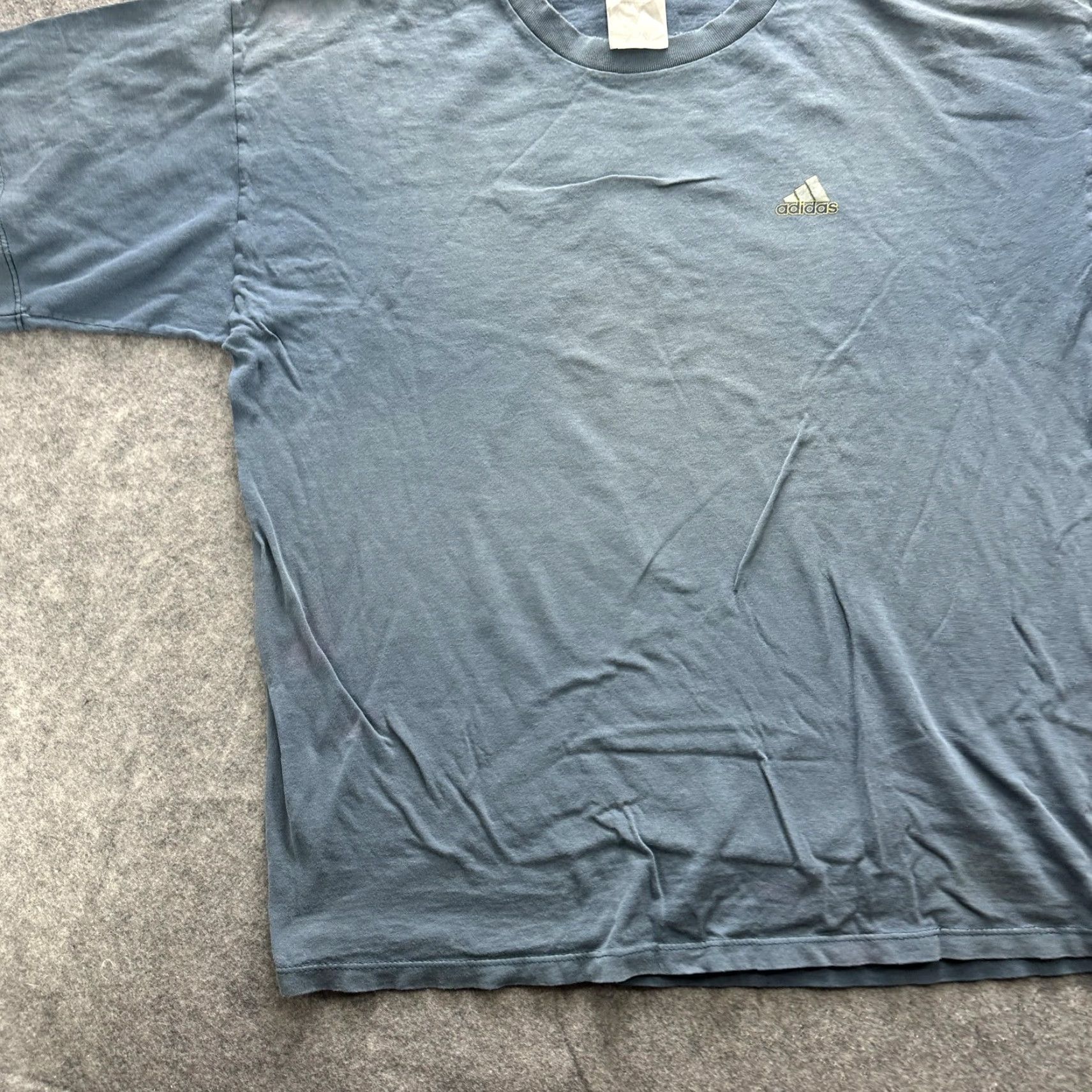 Adidas VINTAGE Adidas Shirt Mens Large Blue Three Stripes Brand Back Graphic 90s Size US L / EU 52-54 / 3 - 3 Thumbnail