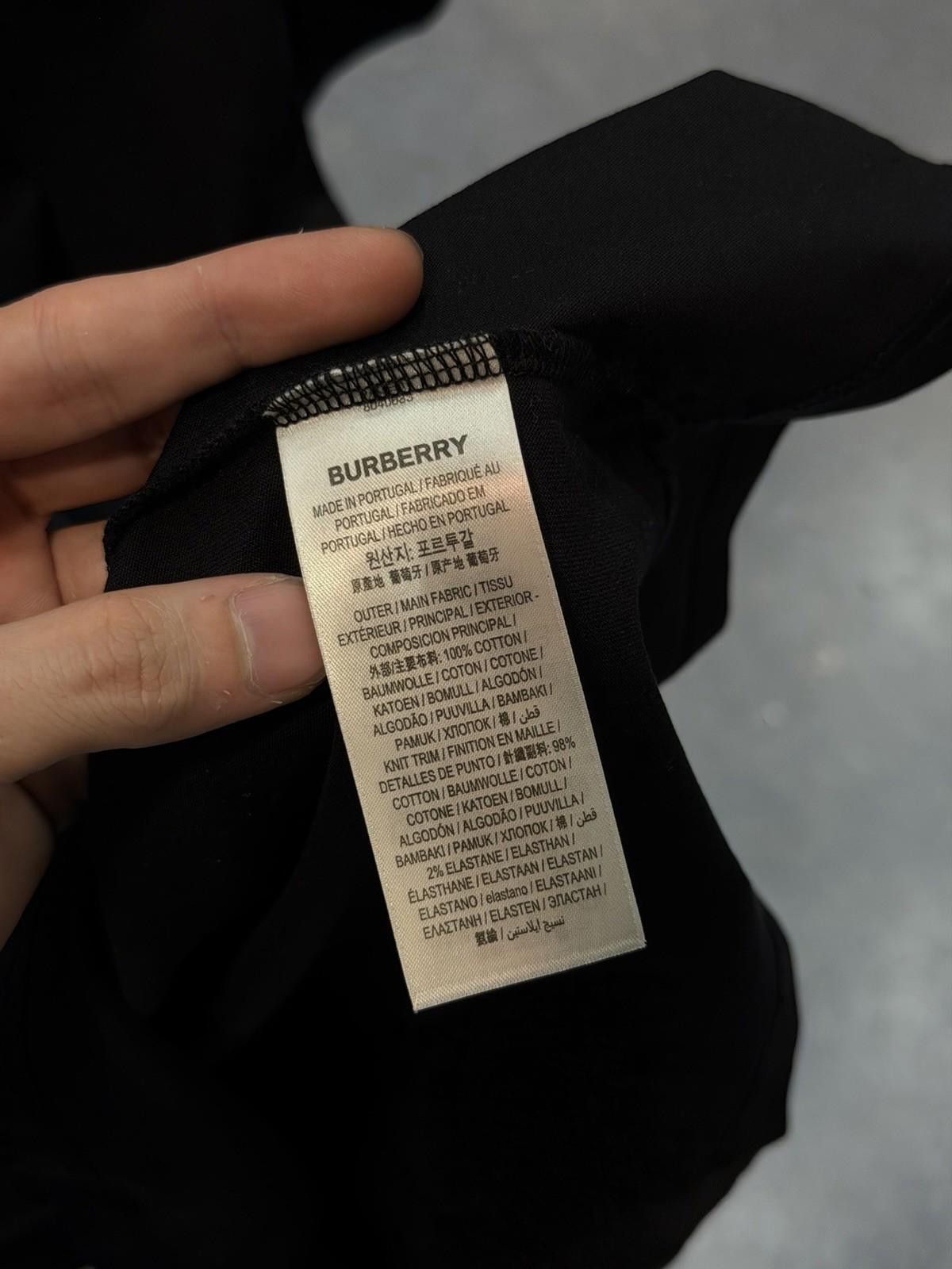 Burberry Burberry Cotton T Shirt Logo Size Large Brand New Size US L / EU 52-54 / 3 - 12 Thumbnail